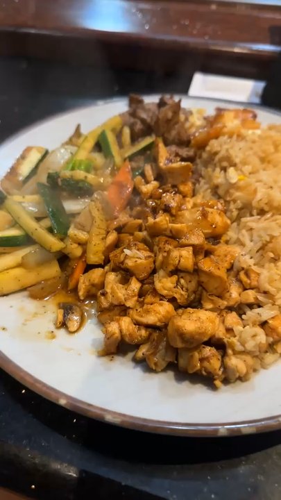 Kirin Sushi Restaurant - Hibachi with filet mignon & chicken - Sushi Bars Near Me - Hammond, Louisiana