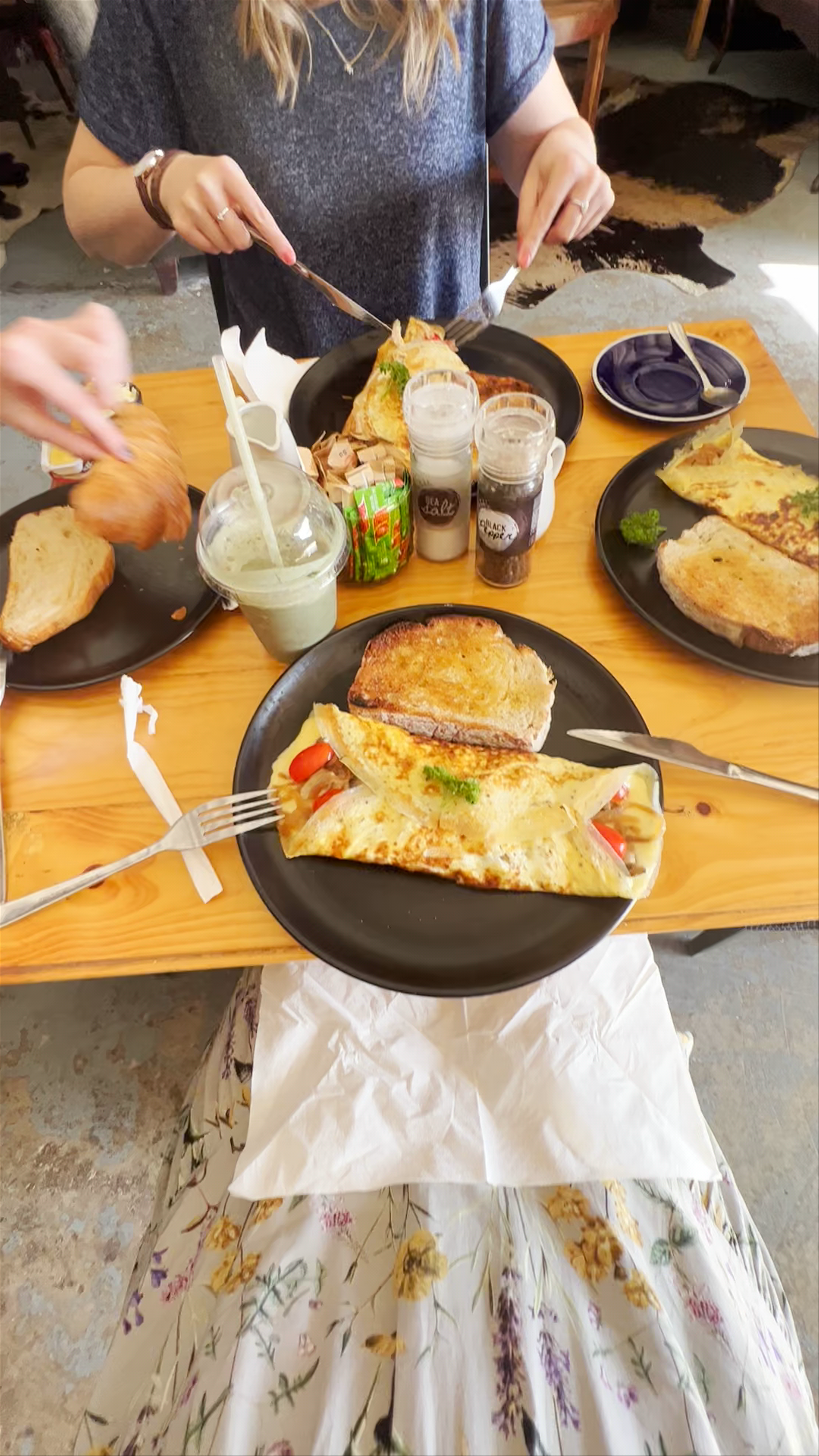 The Merchant Coffee: Cozy Morning Brunch in Mossel Bay