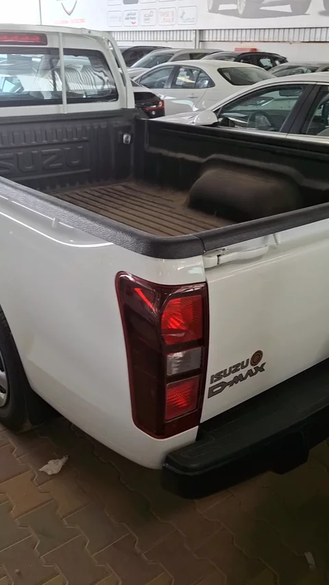 ايسوزو دي ماكس LS 2025