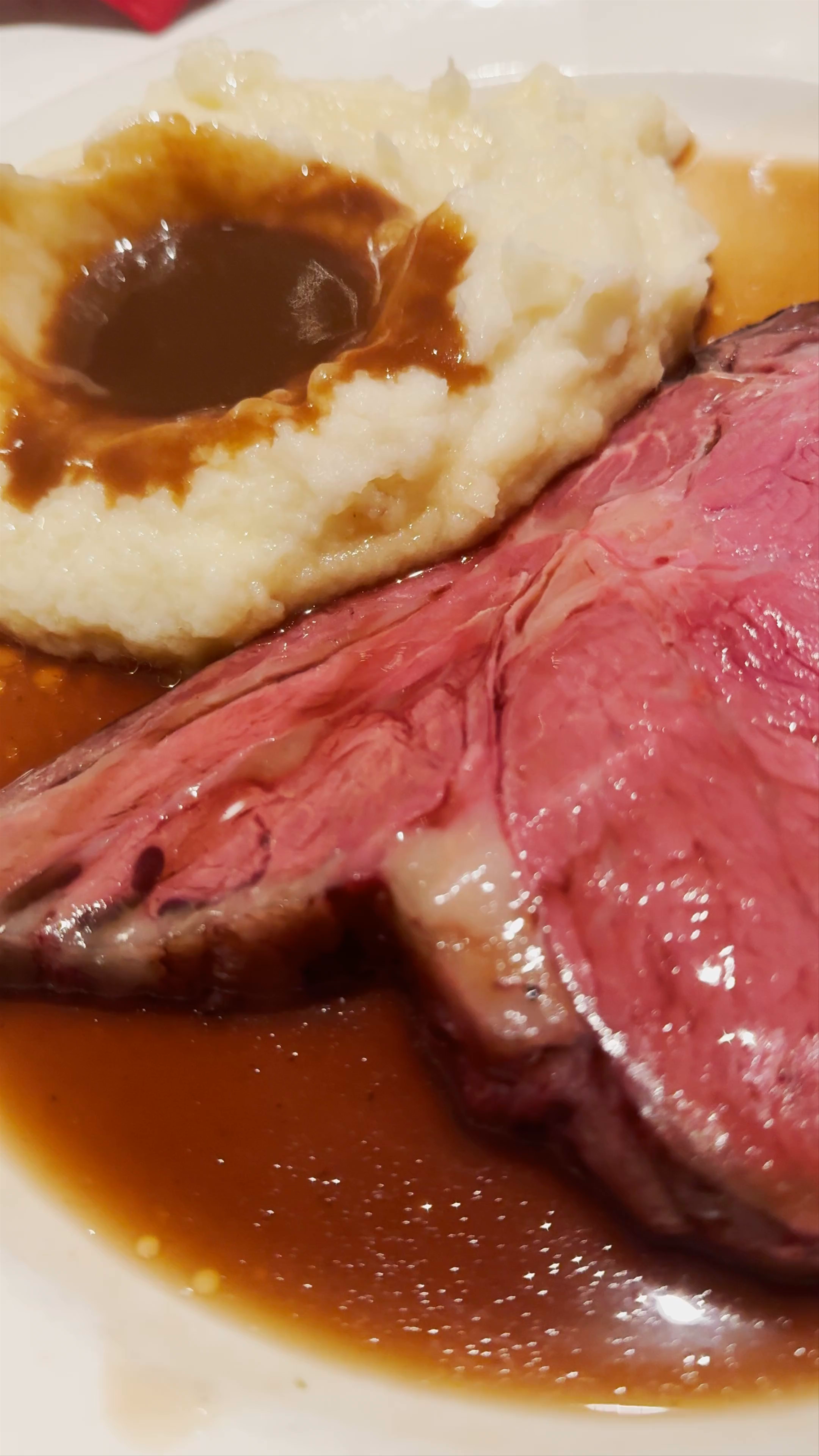 Lawry's The Prime Rib: Iconic Fine Dining Experience in Beverly Hills