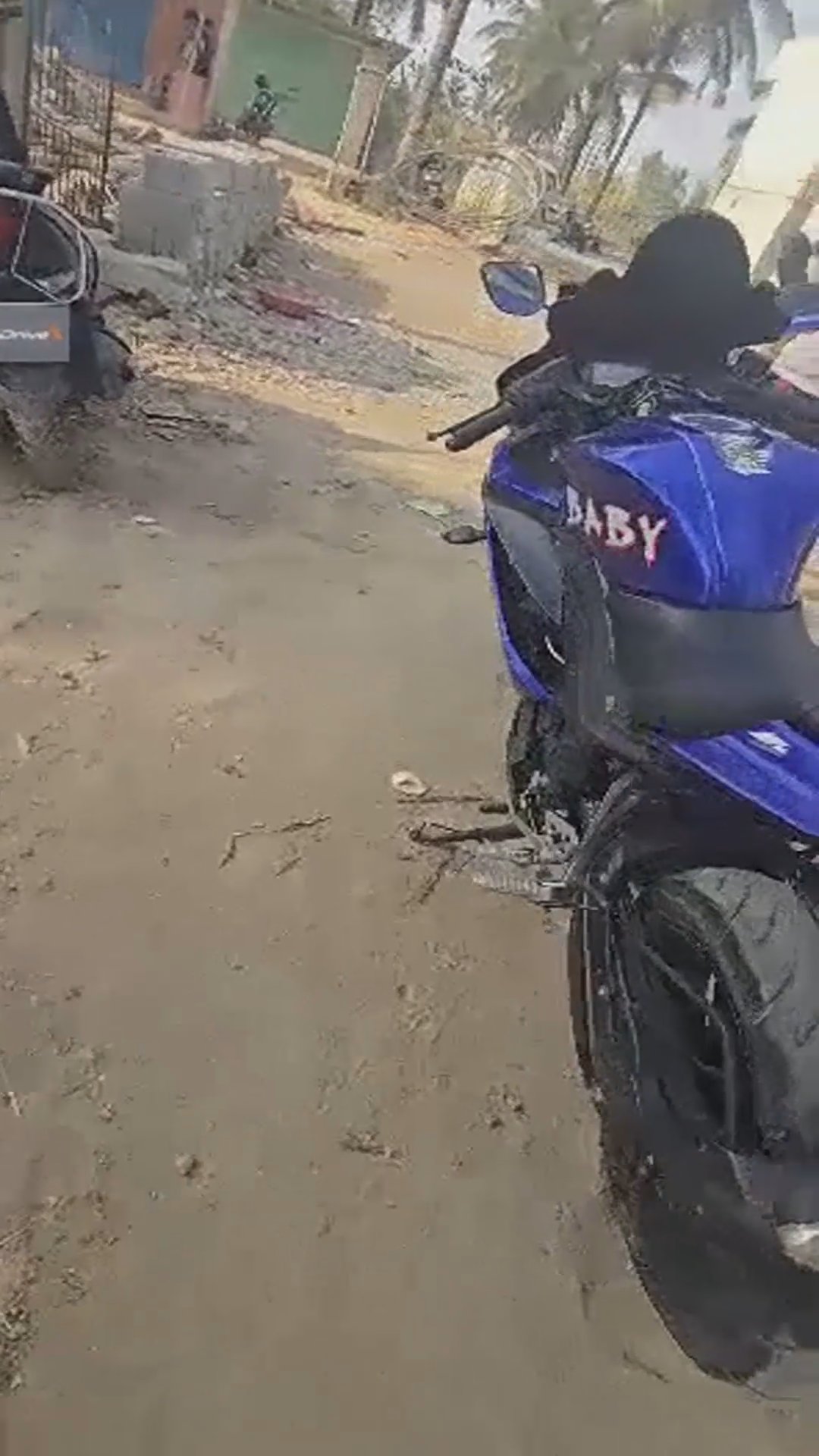 Walk-around video thumbnail