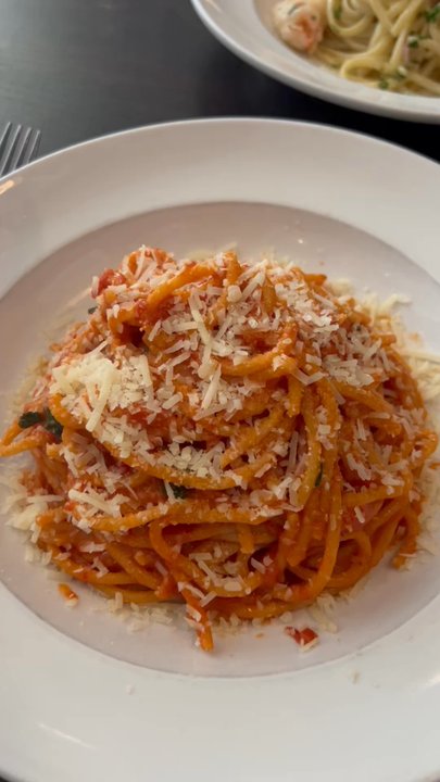 Barsotti’s - Spaghetti with plum tomatoes & shrimp scampi - Italian Near Me - Dallas, Texas