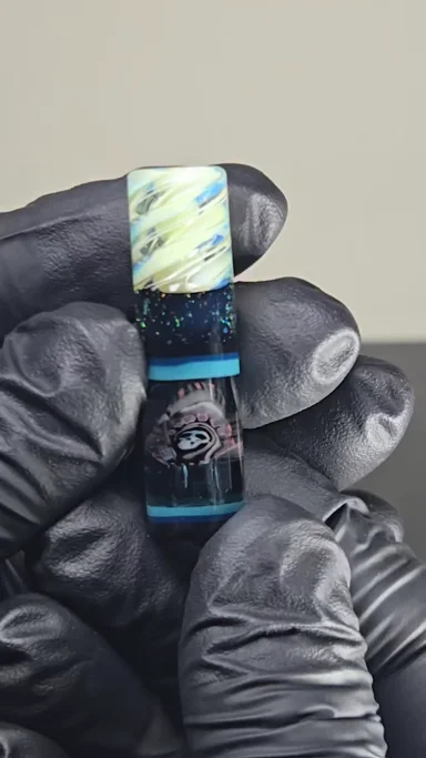 Preview pic of Santa Muerte Glass Tip