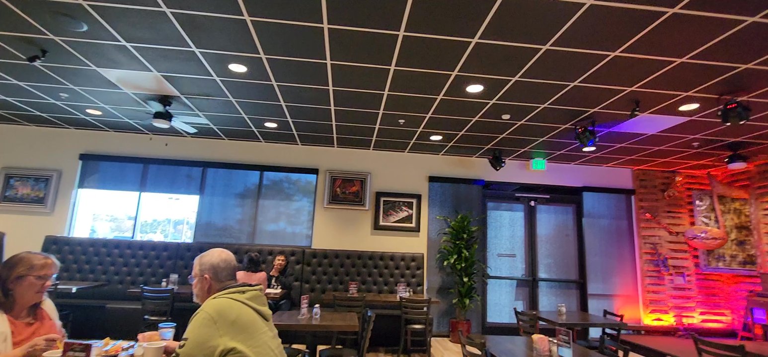 Lorimar Cafe - Inside - Breakfast & Brunch Near Me - Temecula, California