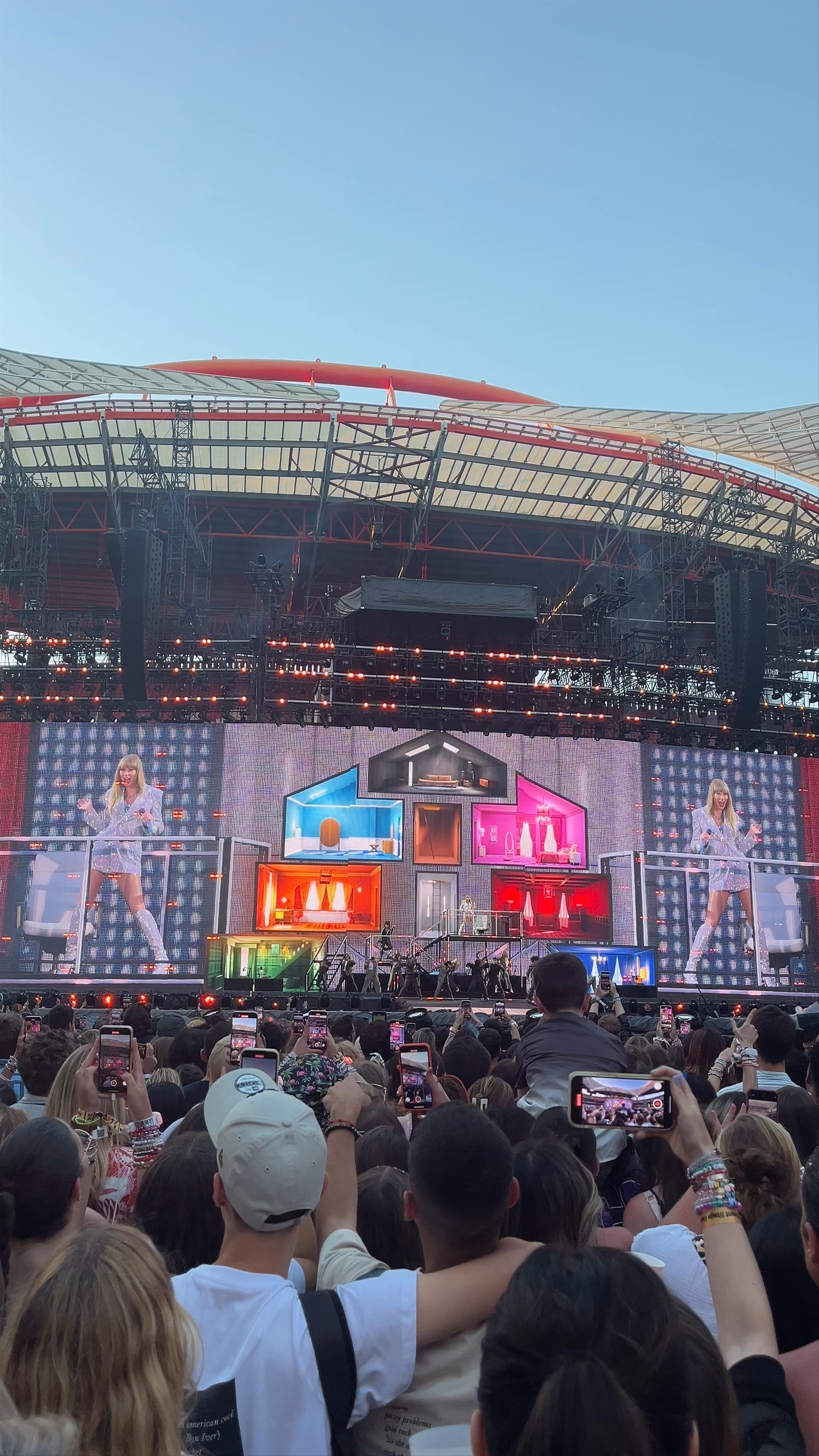 Electrifying Live Concert at Estádio da Luz, Lisbon