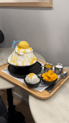 Kanomwaan Thai Gelato and Dessert Cafe