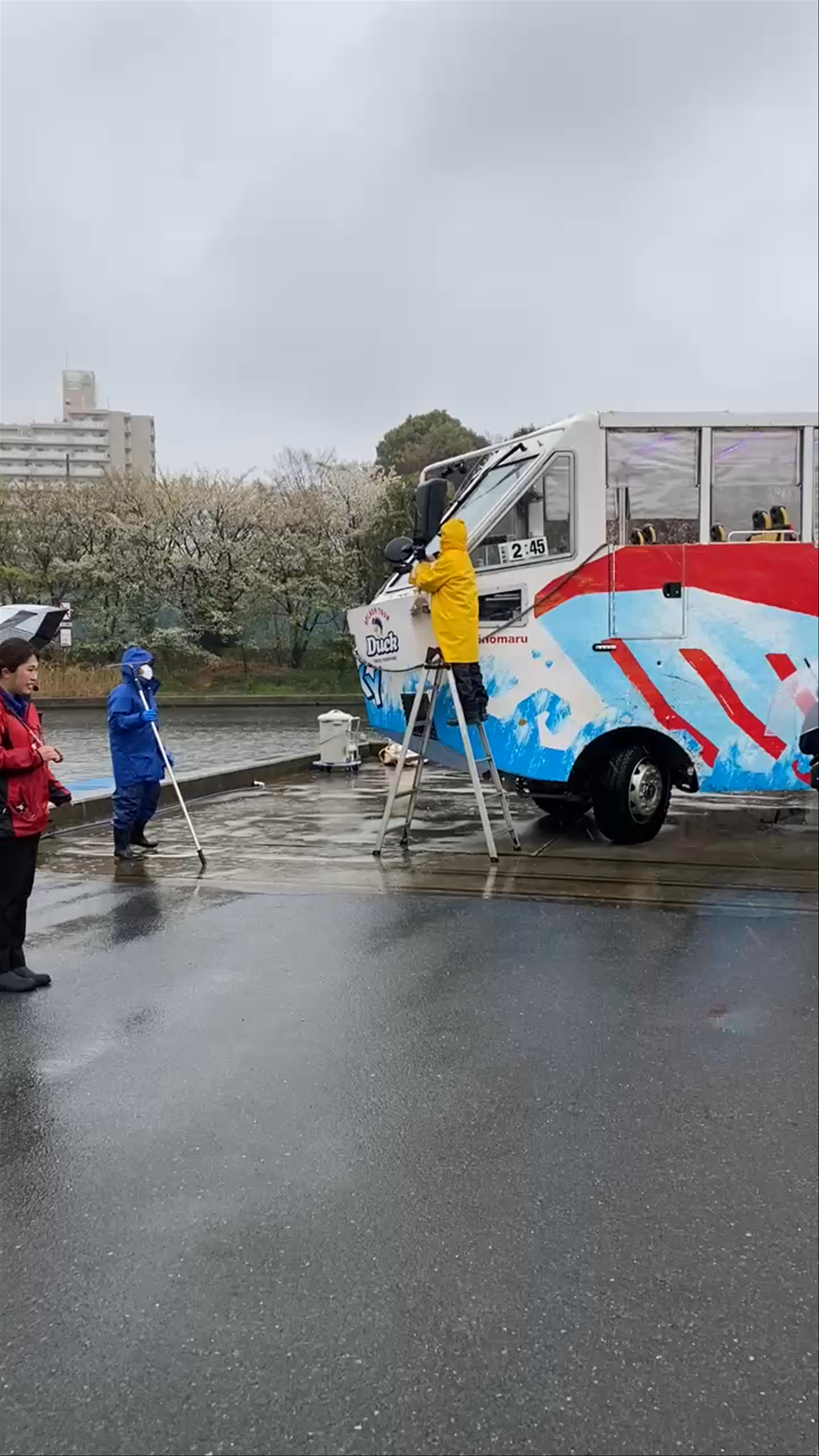 Amphibious bus "Skyduck Tokyo" Tokyo