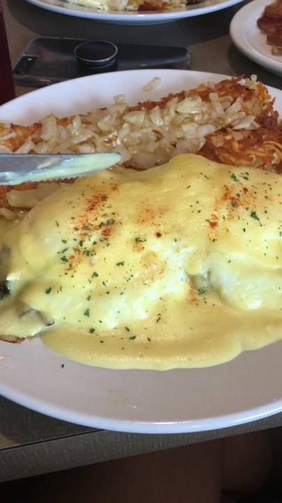 Le Andos Cafe - Philly Benedict - Salad Near Me - Macomb, Michigan