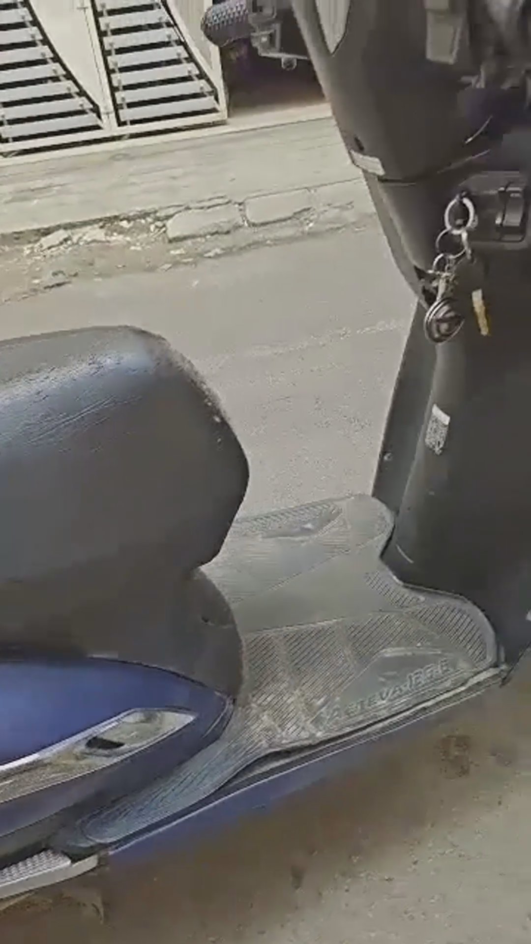 Walk-around video thumbnail