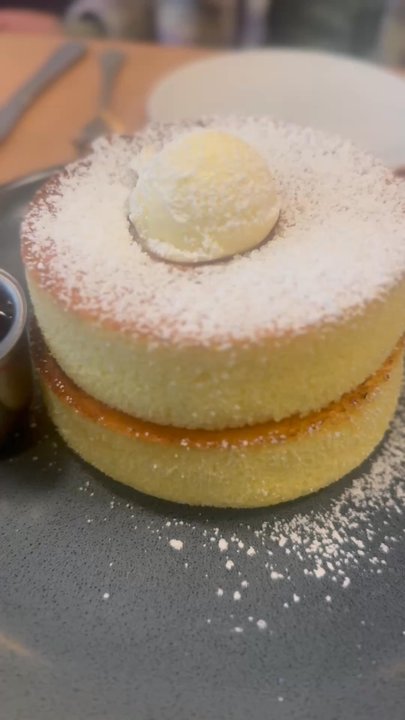 Roze Pony - Soufflé Pancakes - New American Near Me - Nashville, Tennessee