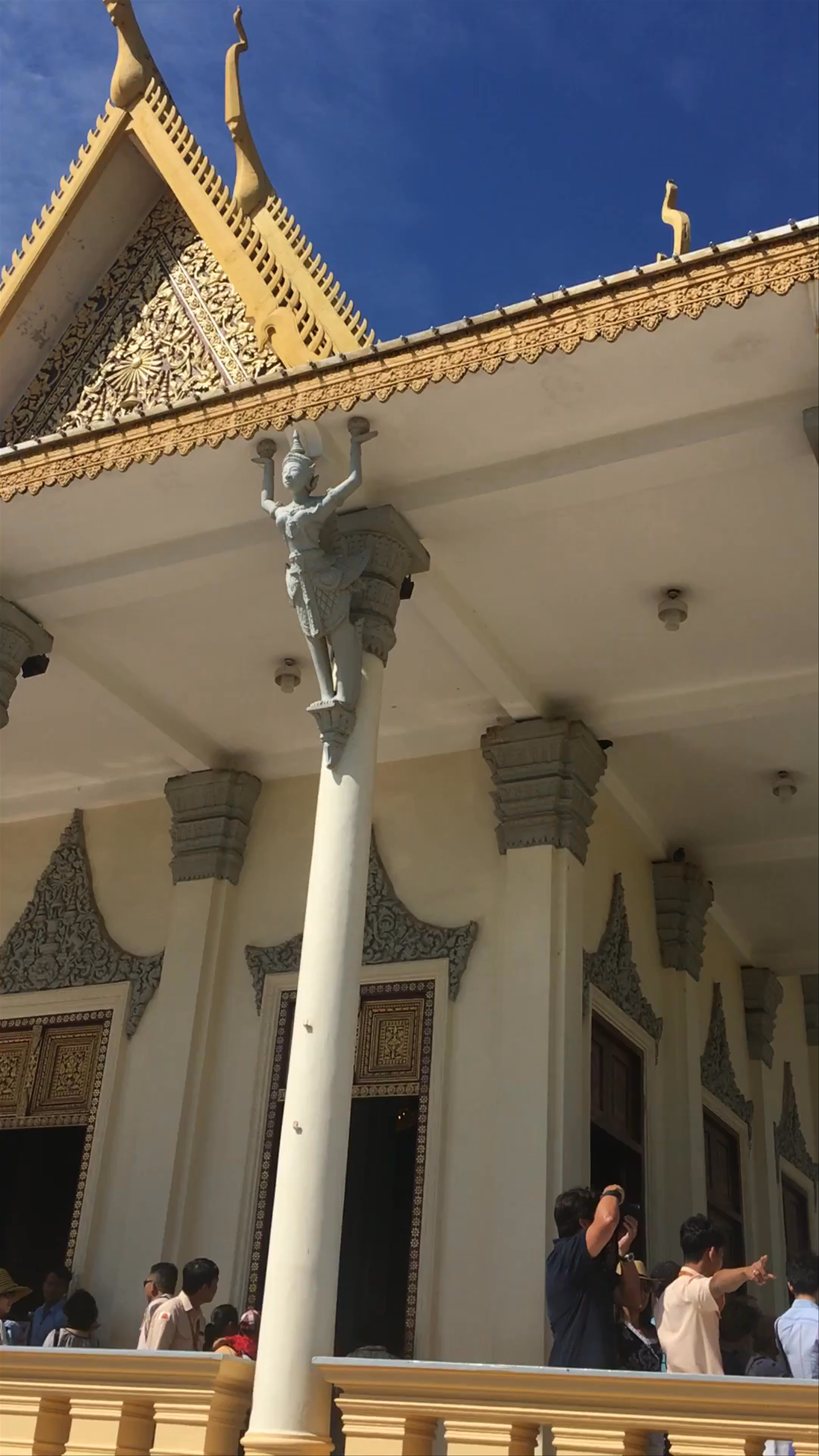 Pha That Luang: Golden Glory of Vientiane, Laos