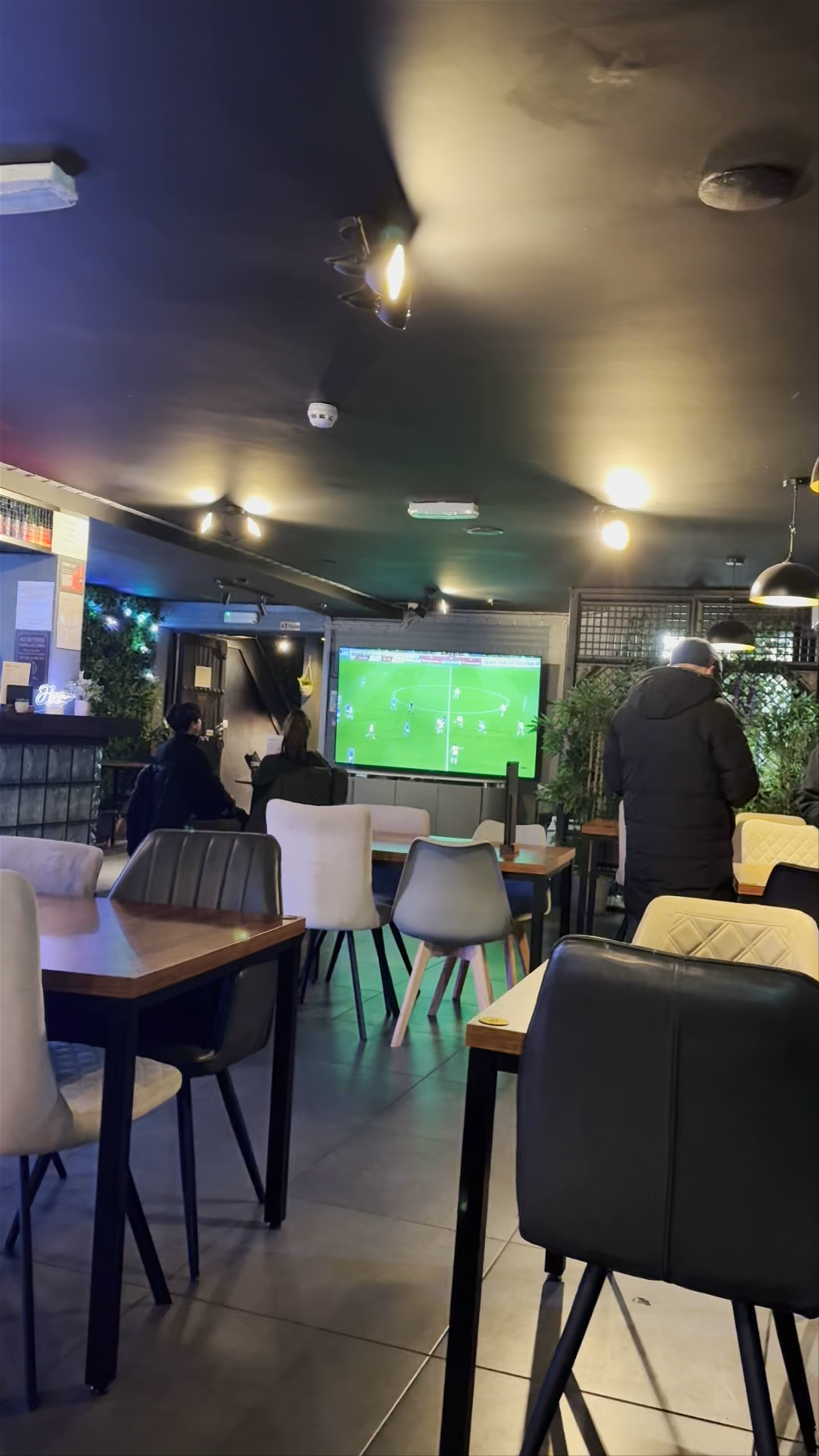 HANJAN Bar & Karaoke (한잔 노래방)