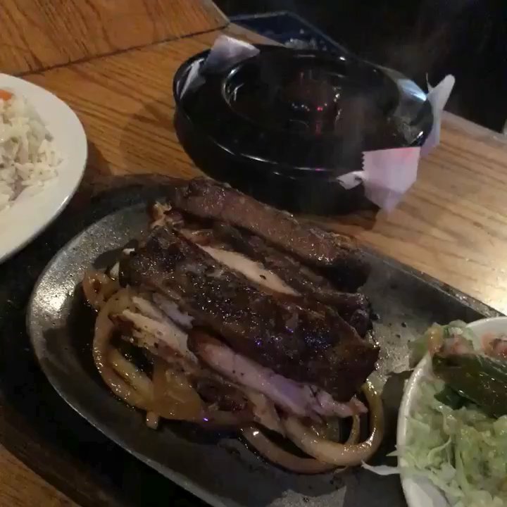 El Gavilan Restaurant - OMG! HOT PLATE GOODNESS! - Latin American Near Me - Silver Spring, Maryland