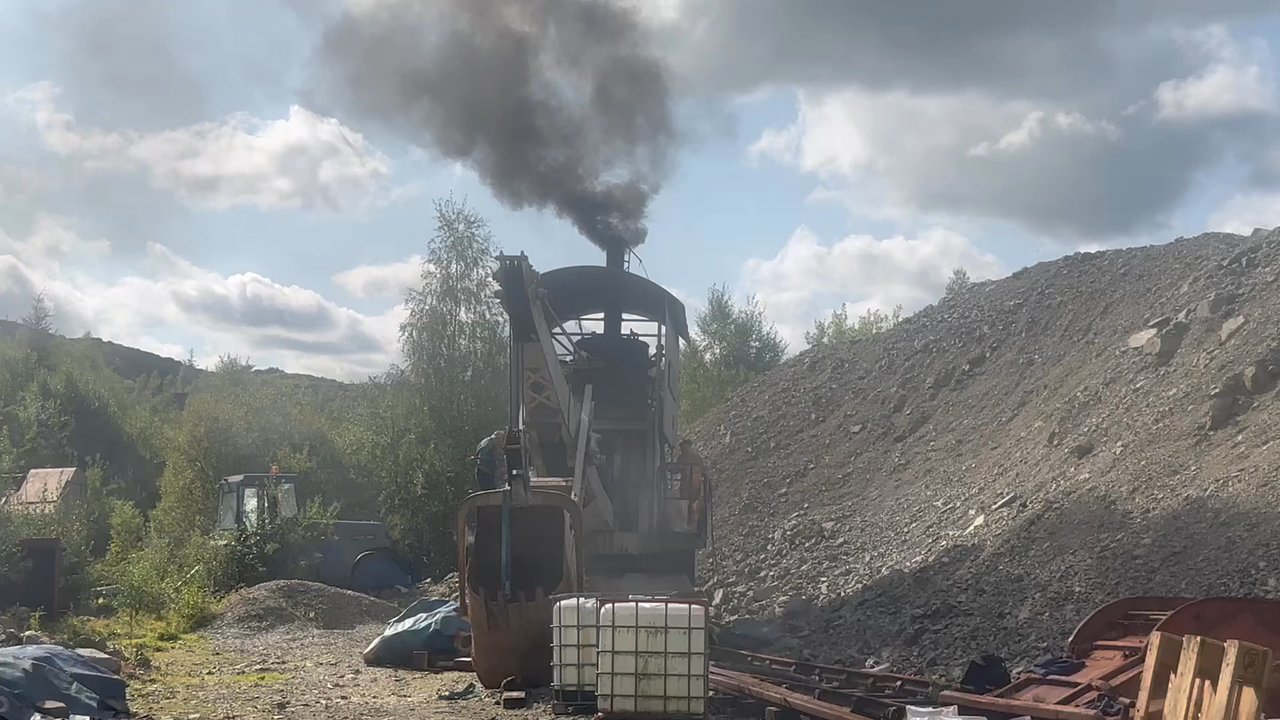 Thrkeld Quarry and Mining Museum - Working machine at the quarry producing a lot of smoke! - Museums Near Me - Threlkeld, CMA