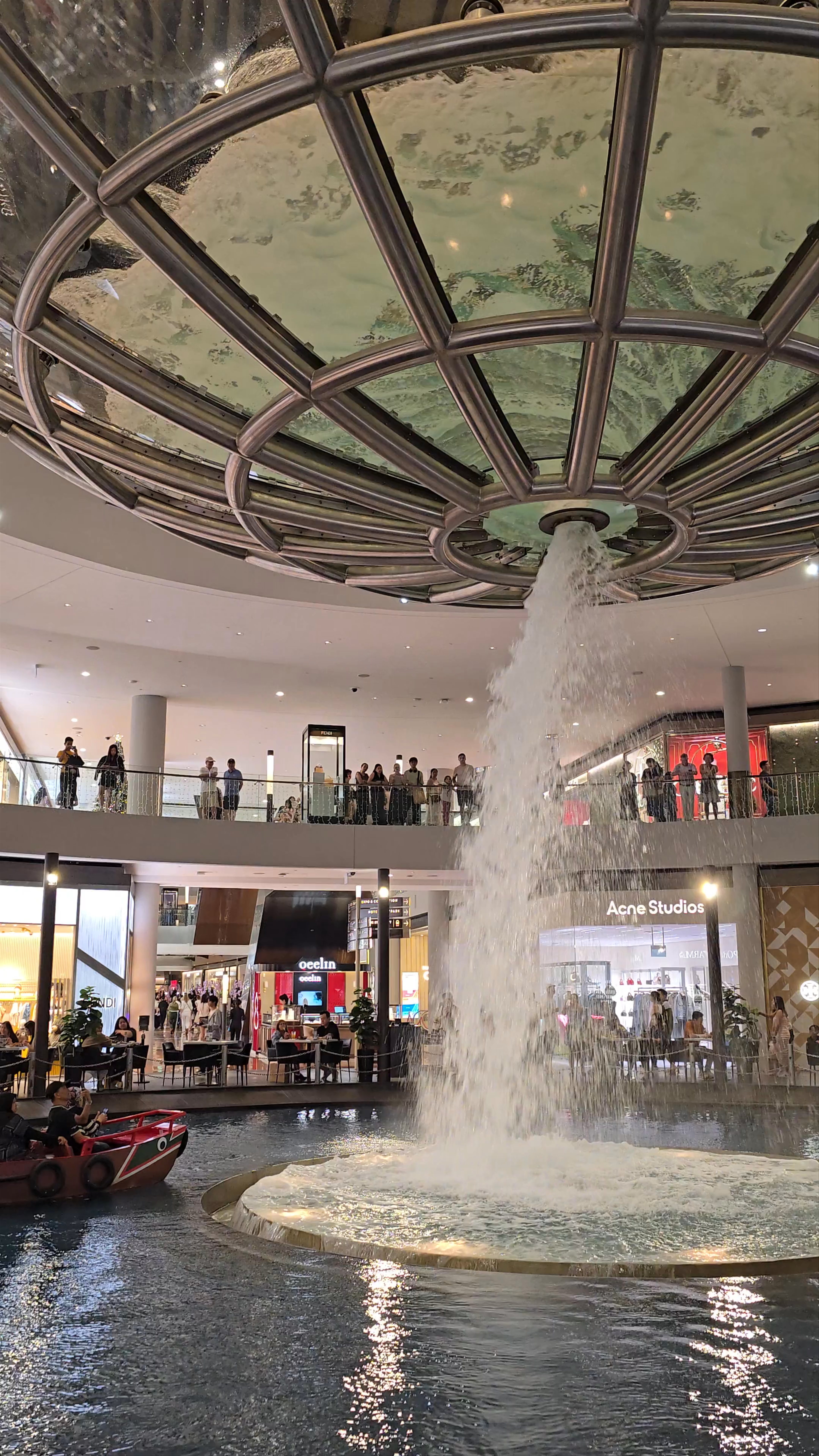 Rain Oculus at Marina Bay Sands: Stunning Indoor Waterfall Experience in Singapore