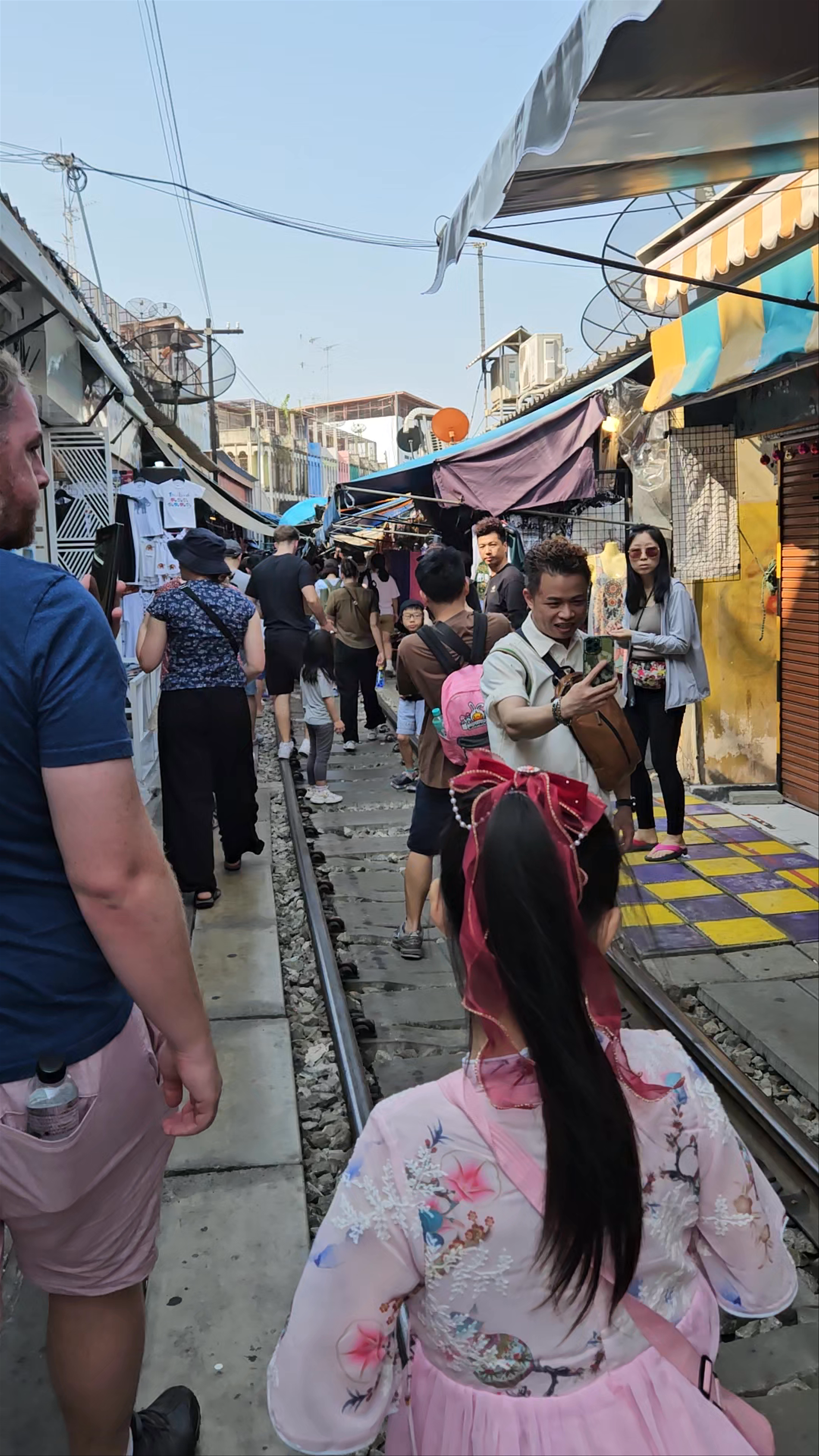 Maeklong Railway Market: Thrilling Market Walk Along the Tracks