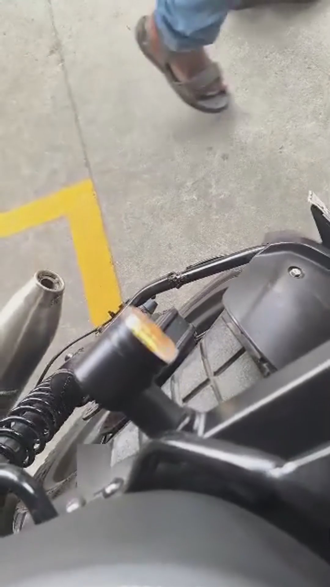 Walk-around video thumbnail