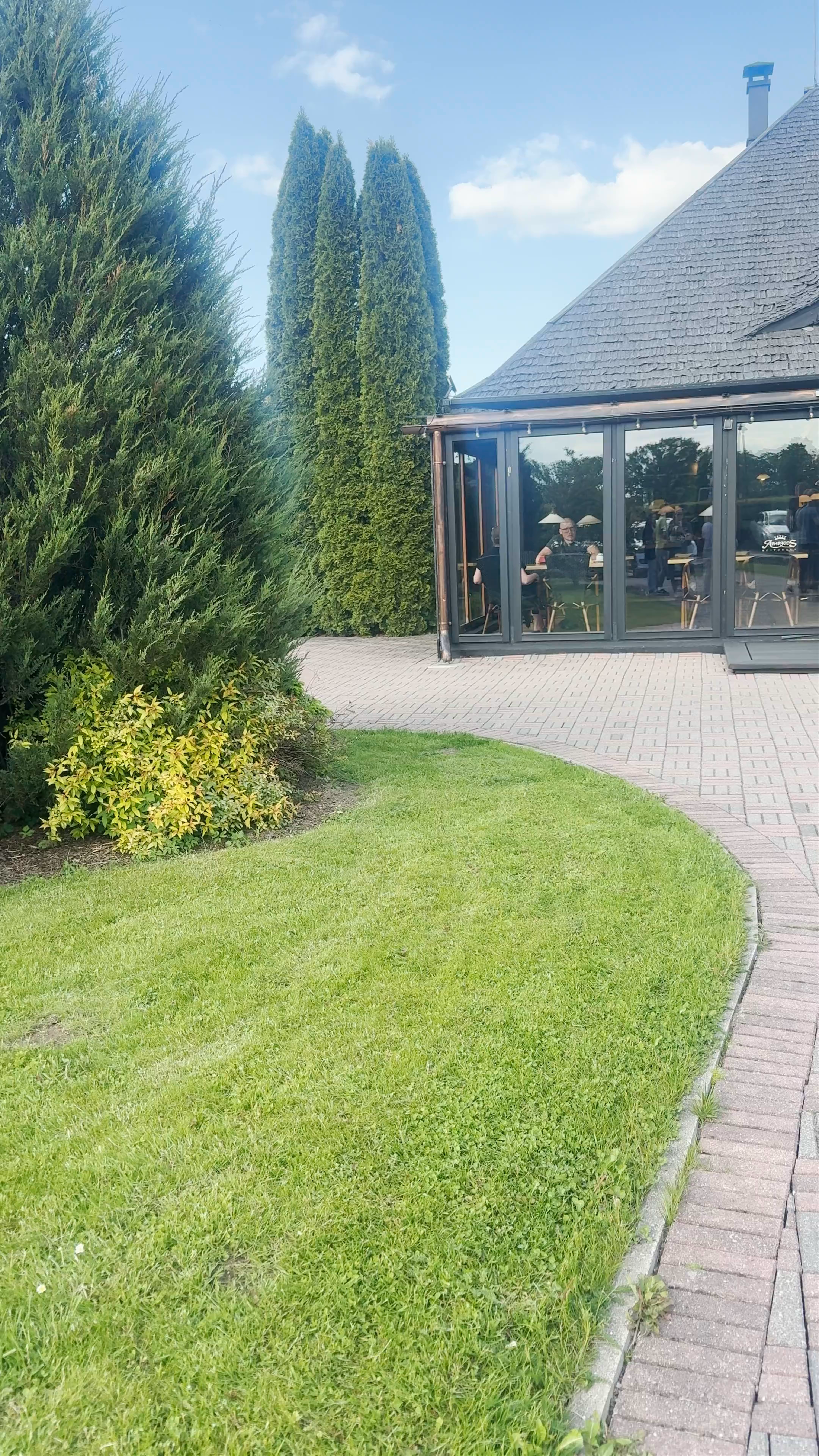 Viesnīca un restorāns Aparjods