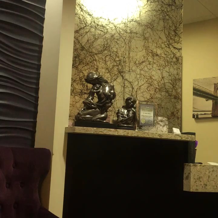 Mark Alwan, MD - Reception - Obstetricians & Gynecologists Near Me - Upland, California