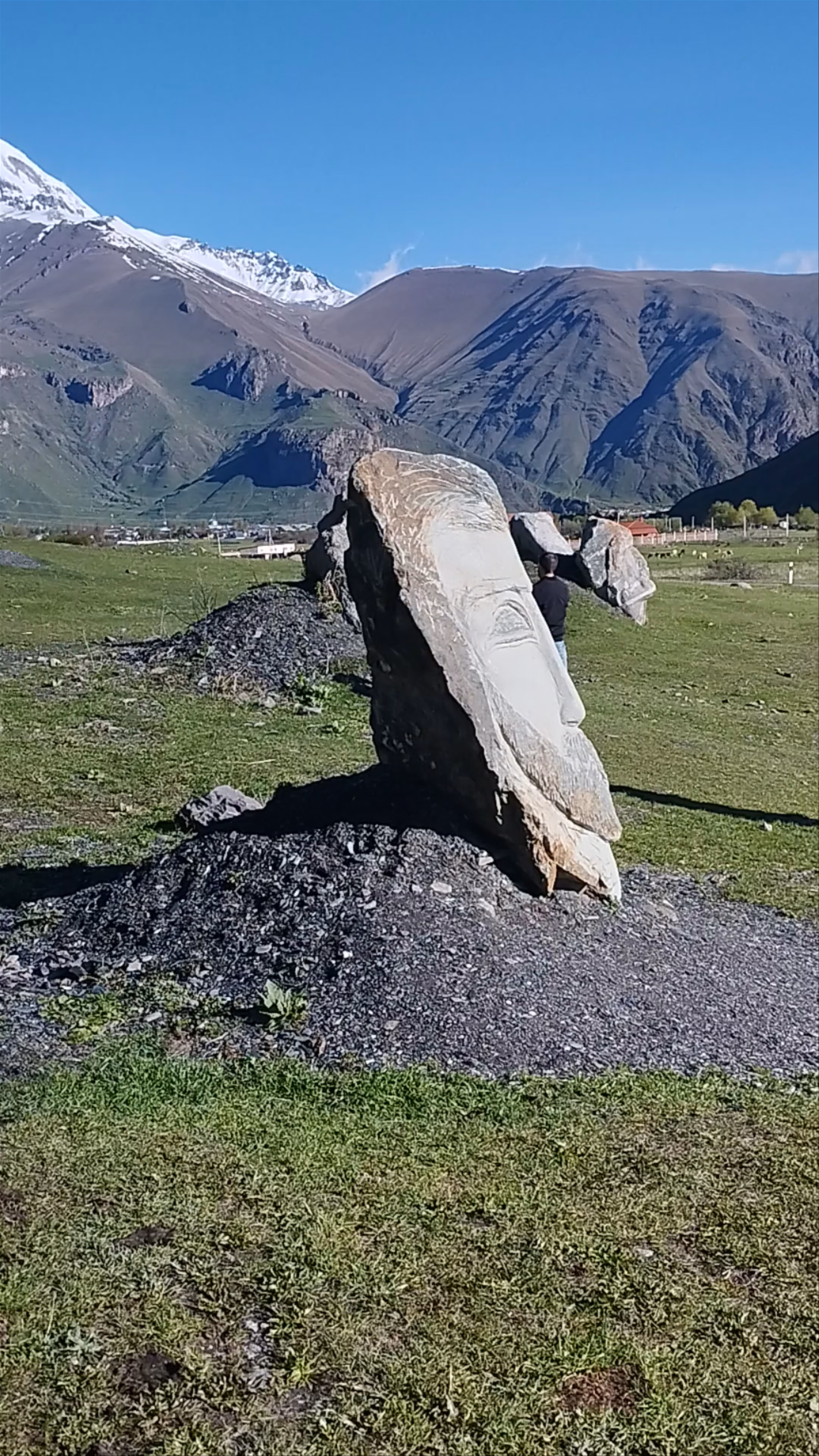 Gigantic Sculptures by Merab Phiranishvili in Sno, Georgia