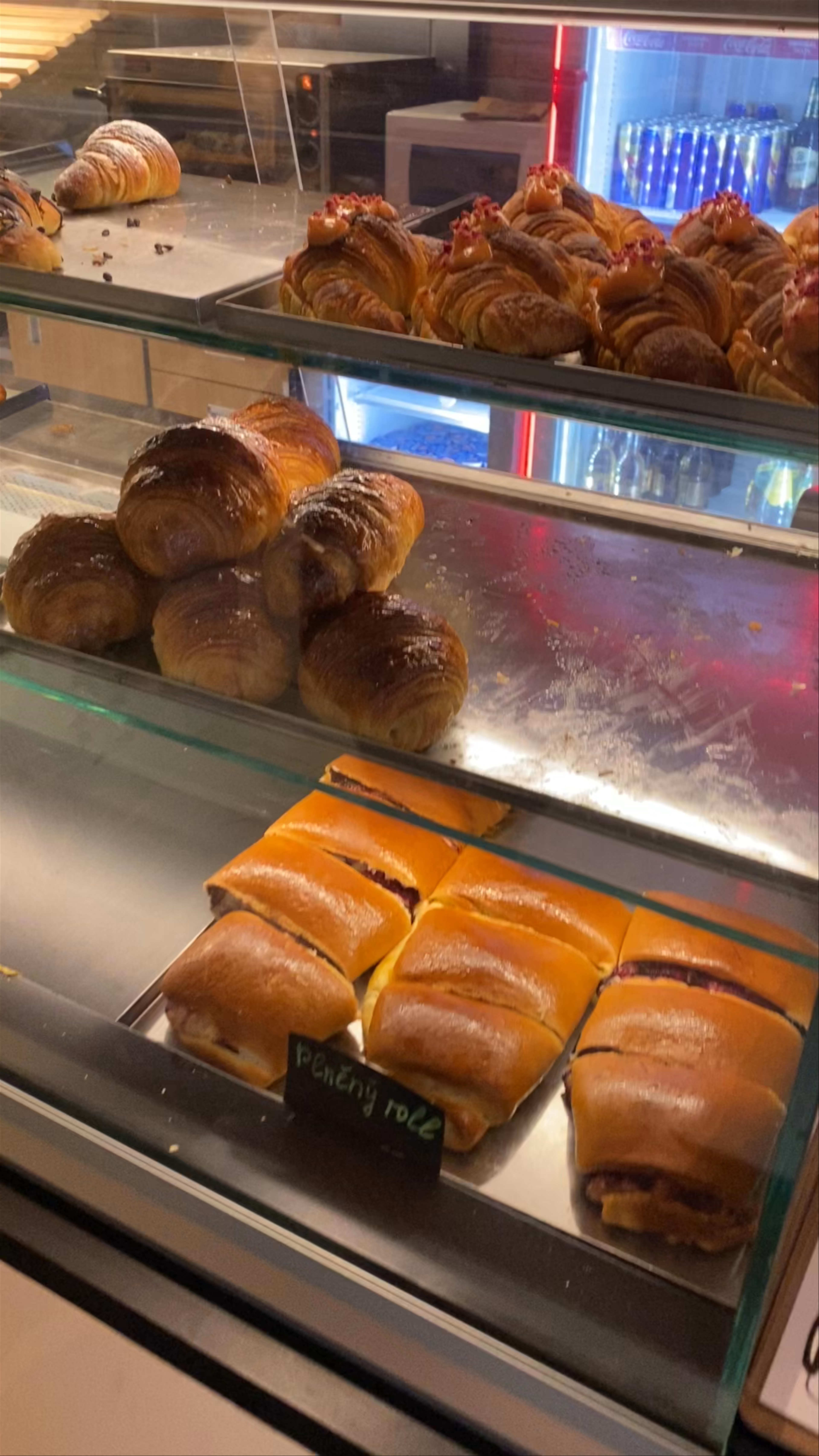 Alloro Baker & Coffee: Cozy Pastry Haven in Wenceslas Square, Prague