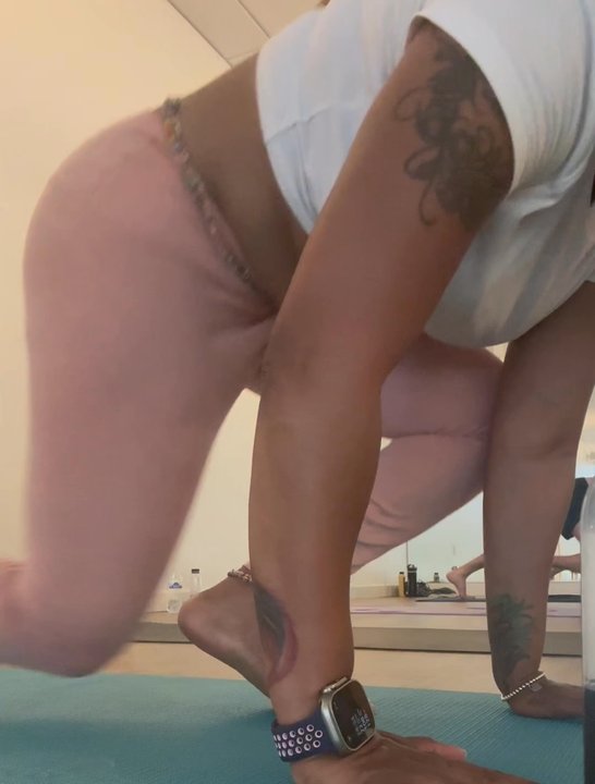 Sana Yoga - Ab workout - Yoga Near Me - Memphis, Tennessee