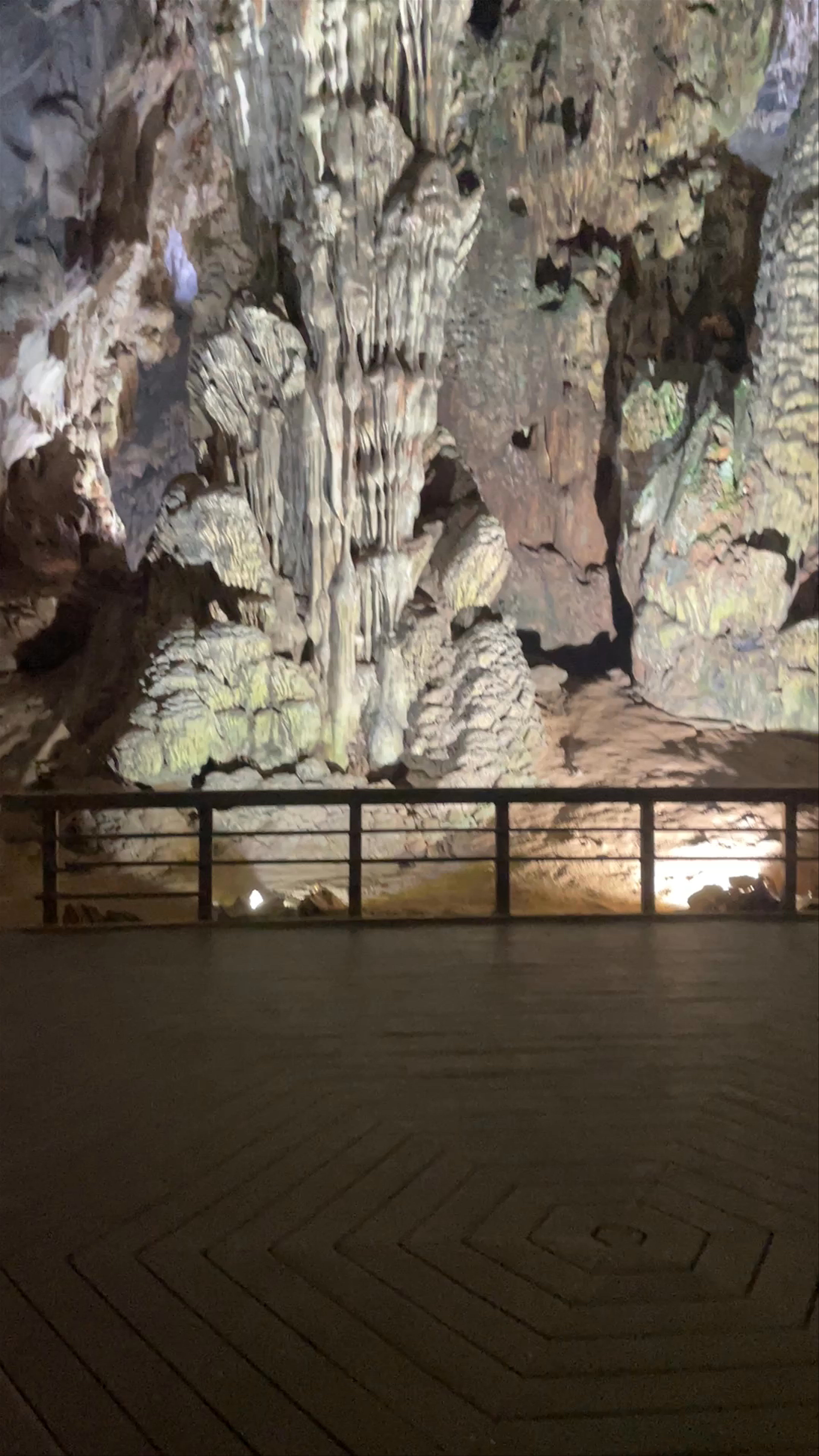 Tien Son Cave