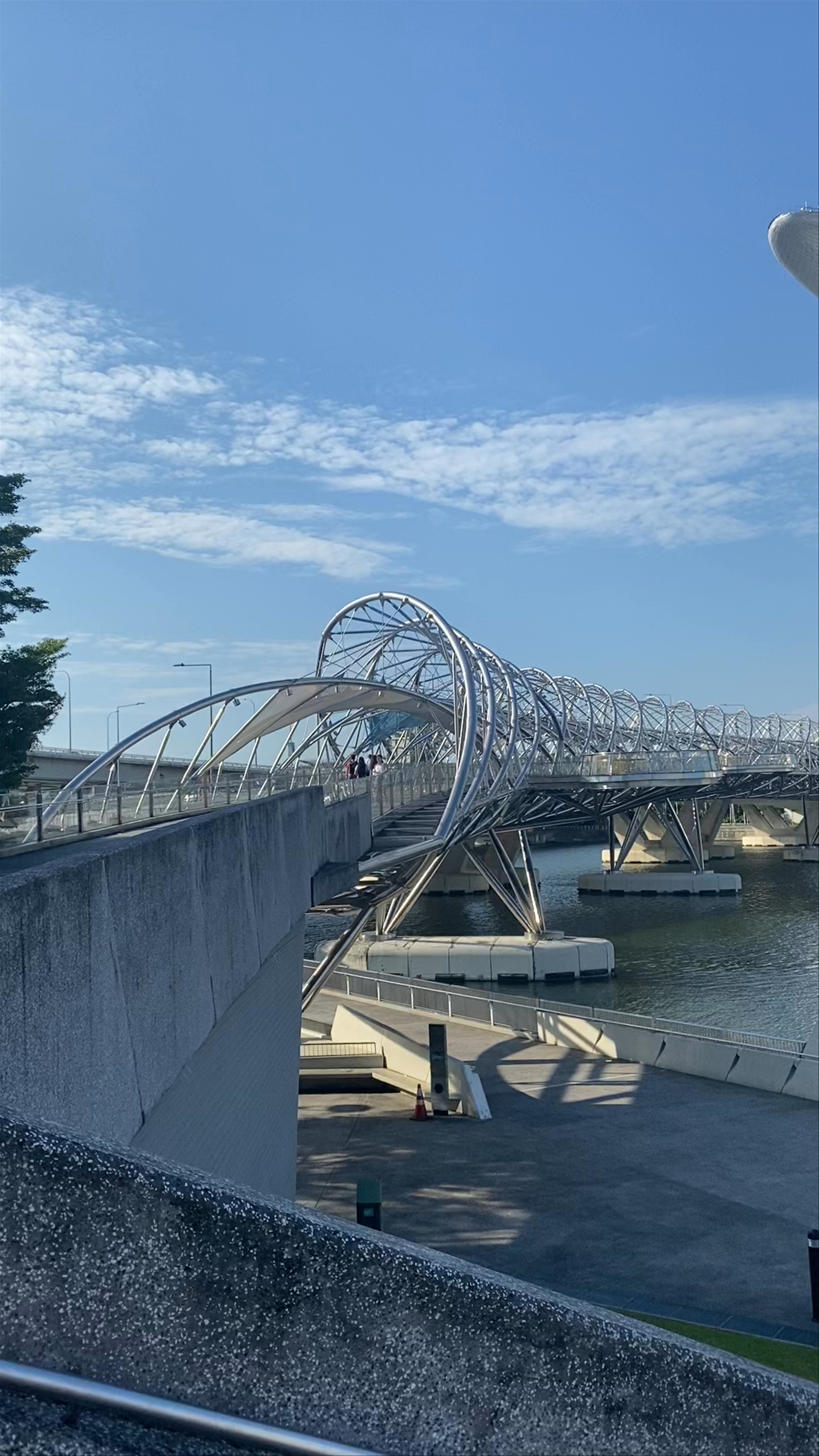 Helix Bridge