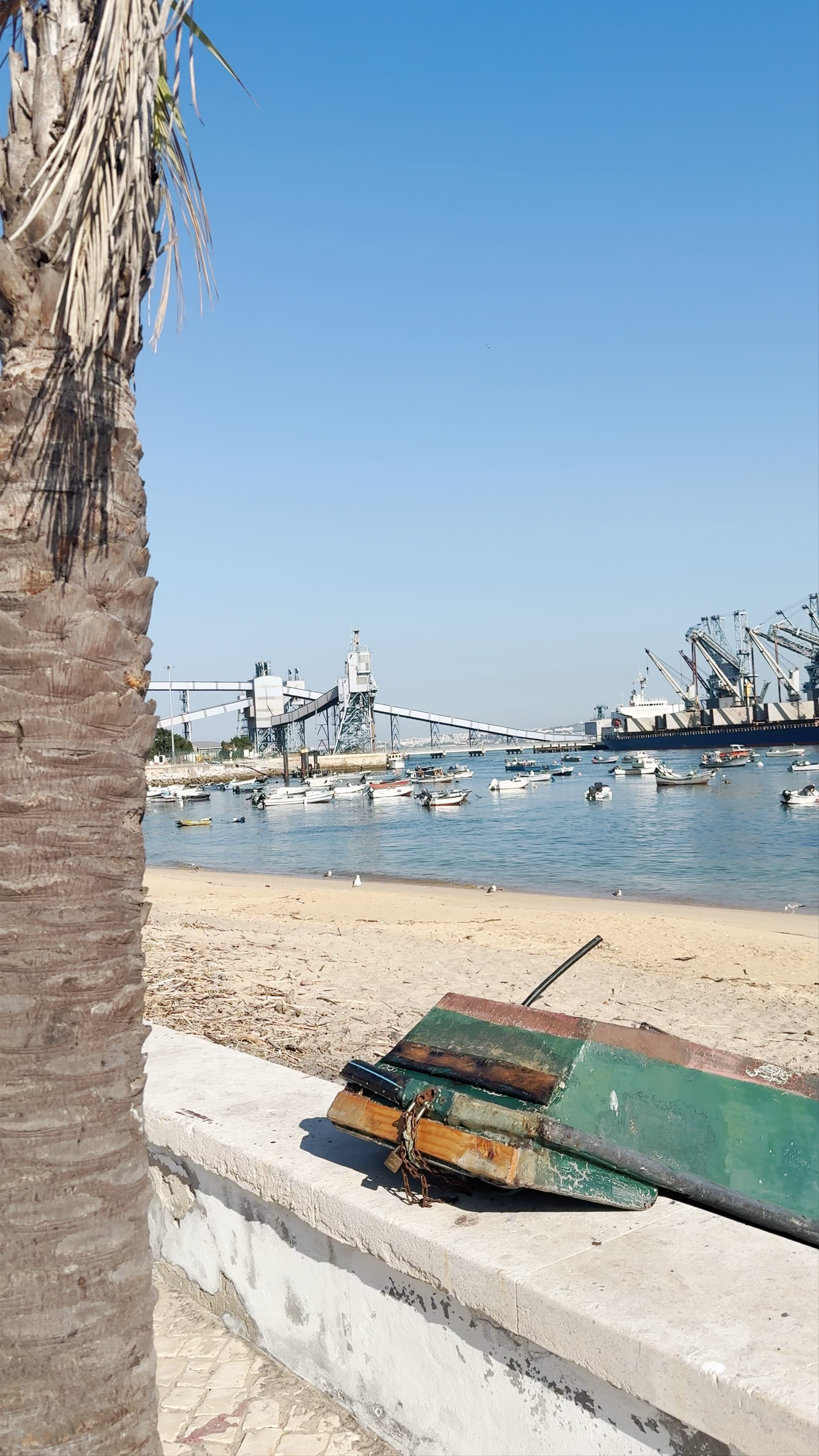 Serene Coastal Views at Praia da Trafaria, Portugal