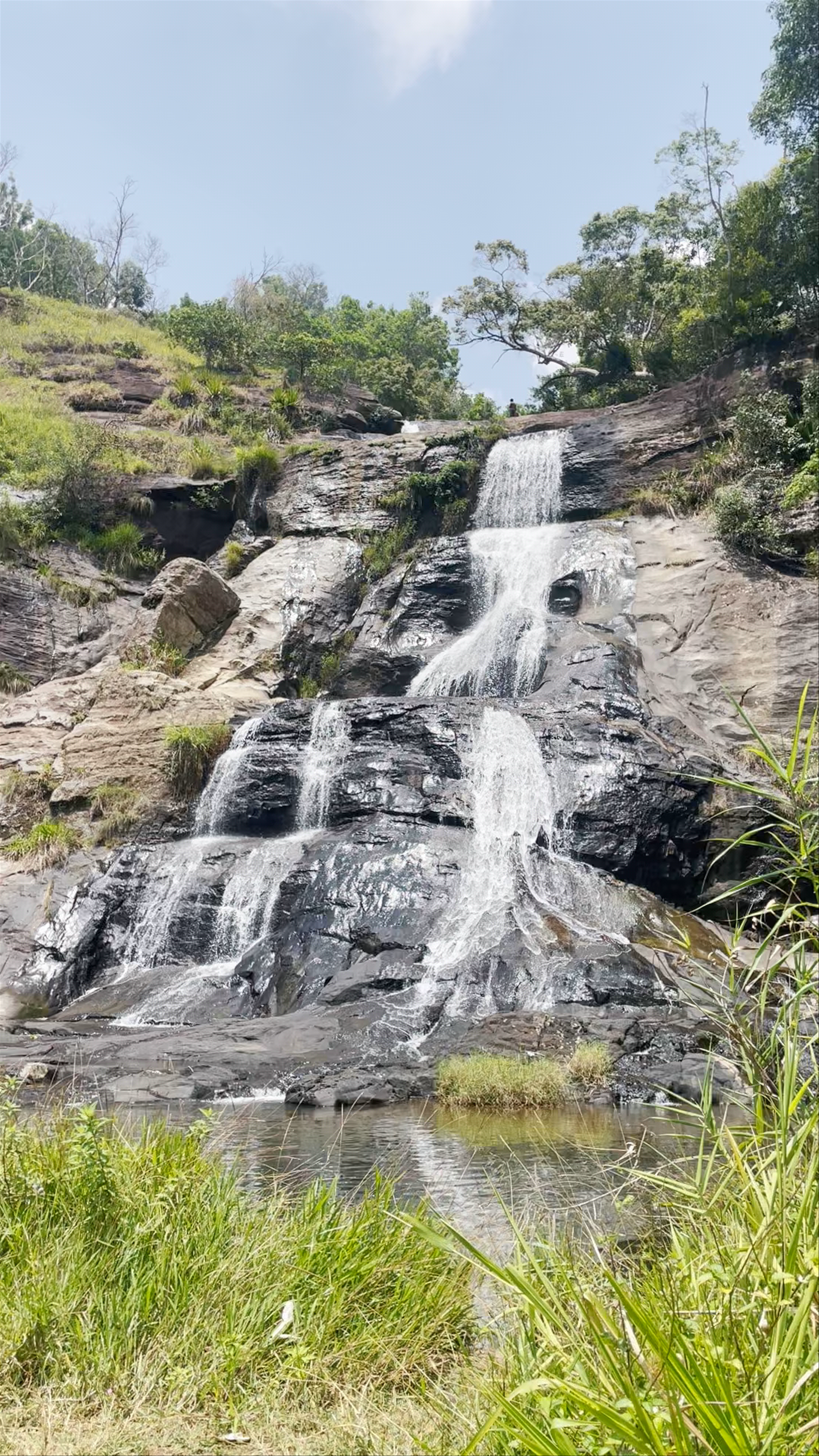 Diyaluma Falls