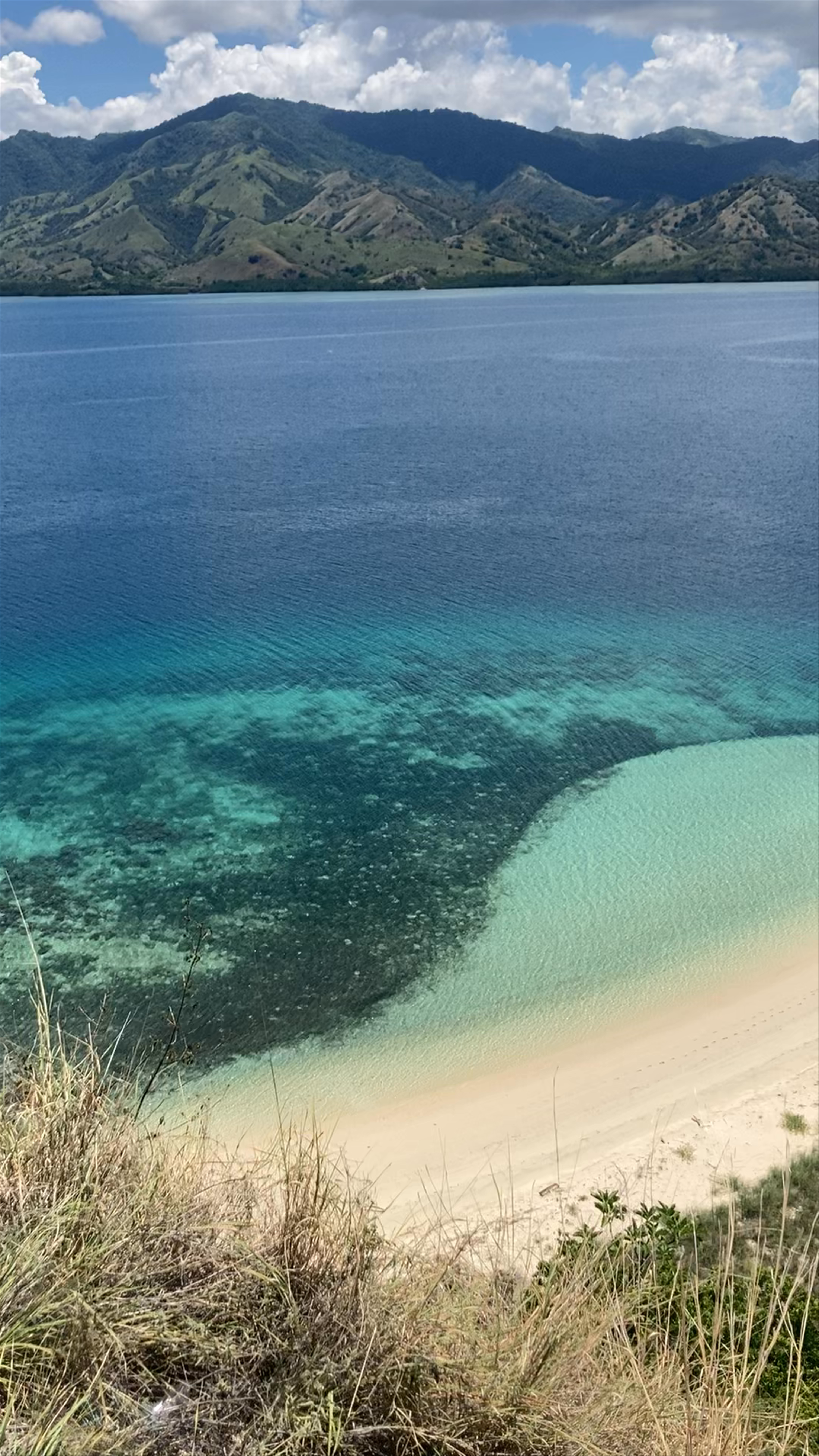 Pasir putihnya p.Rutong