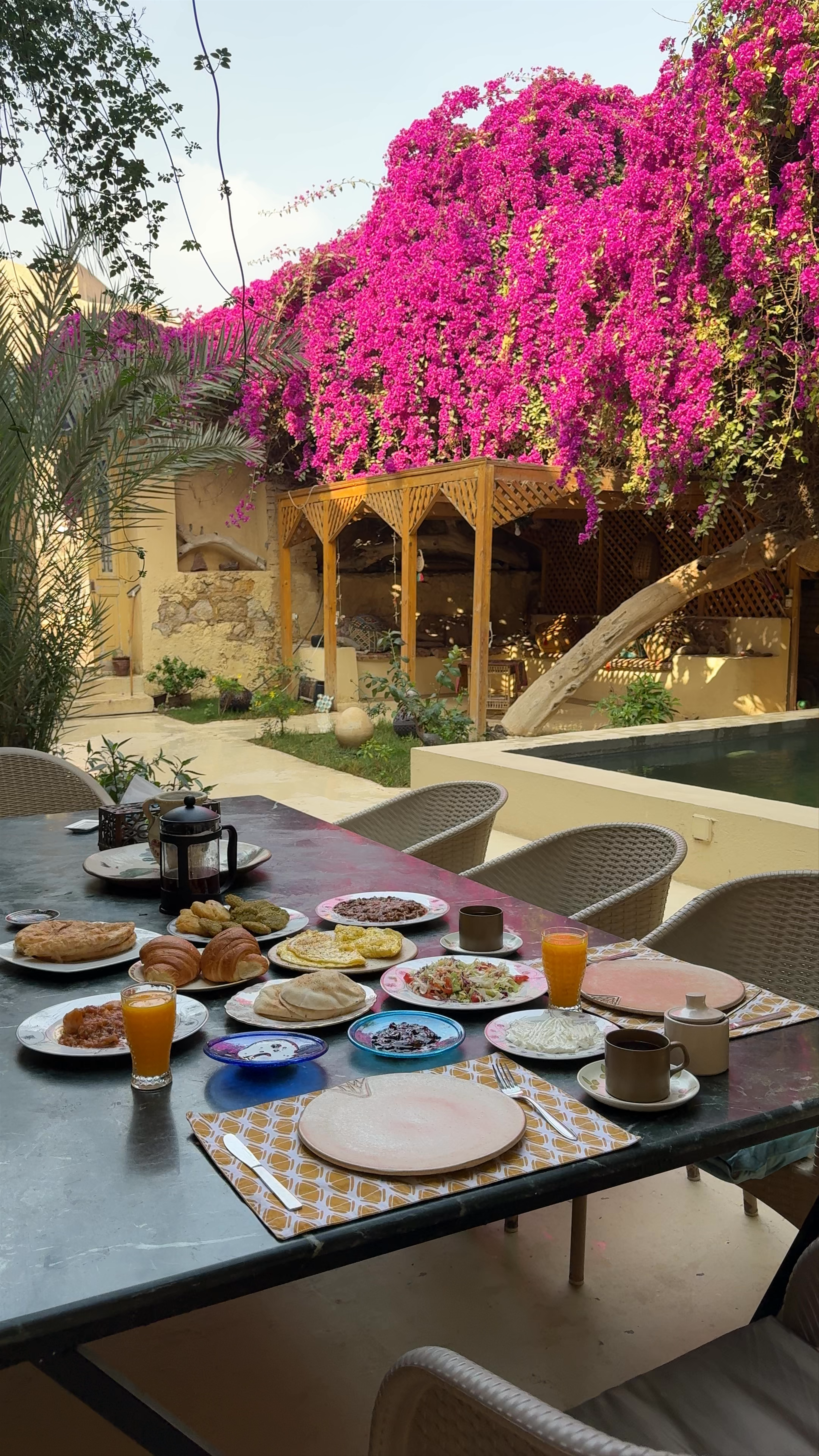 Cozy Traditional Breakfast at House of Kheops with View of the Great Pyramid