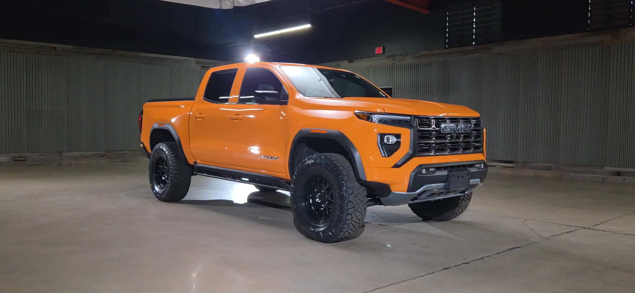 Lifted Trucks - #T33786 - 2025 GMC Canyon AT4 Crew Cab