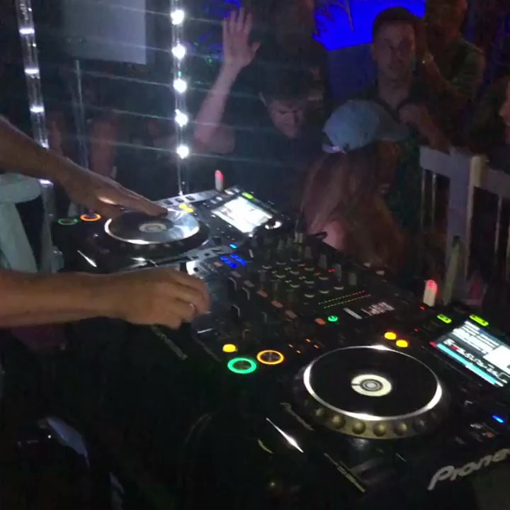 Sky Bar - Lounges Near Me - Virginia Beach, Virginia
