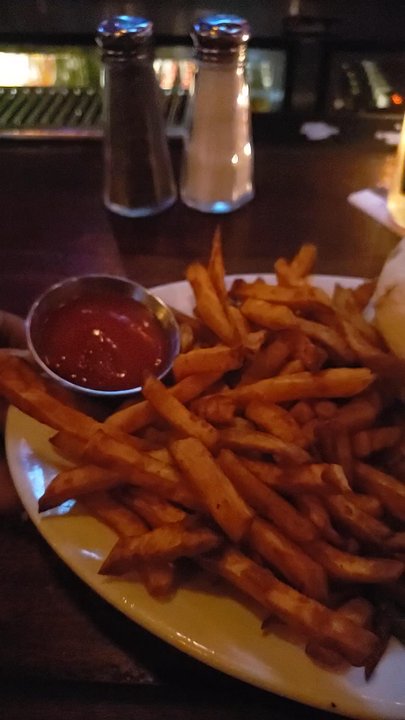 Third Avenue Ale House - Cheese burger on a English muffin, sweet potato fries. - American Near Me - New York, New York