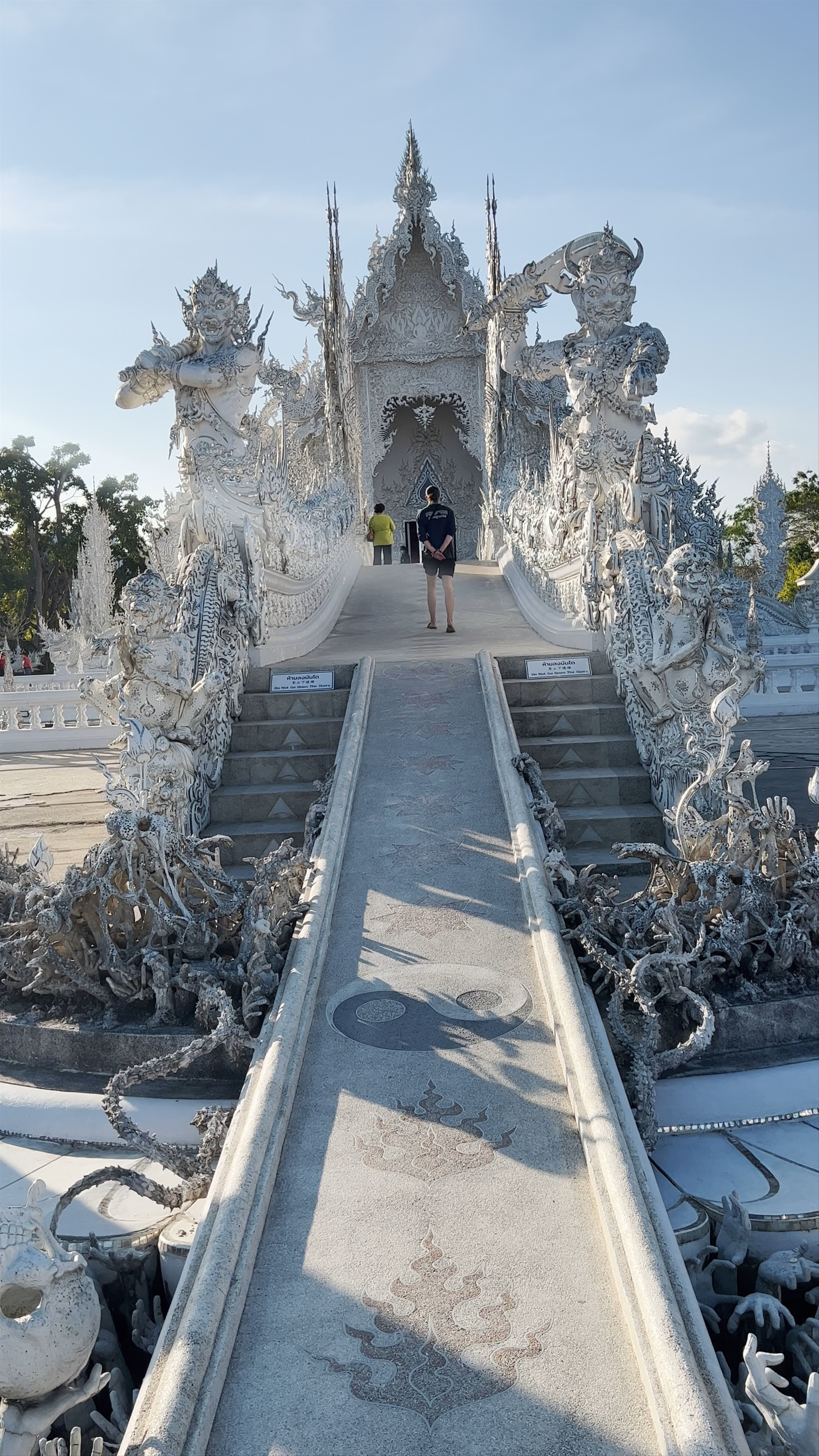 Wat Rong Khun - White Temple