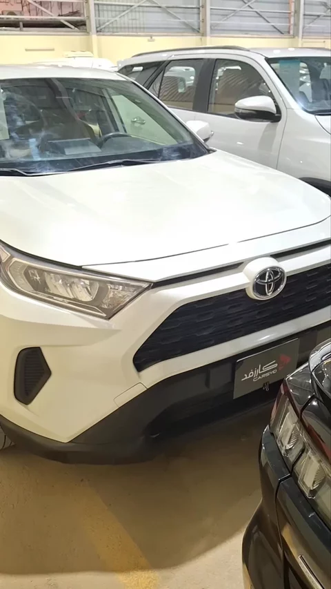 تويوتا راف فور LE 2022