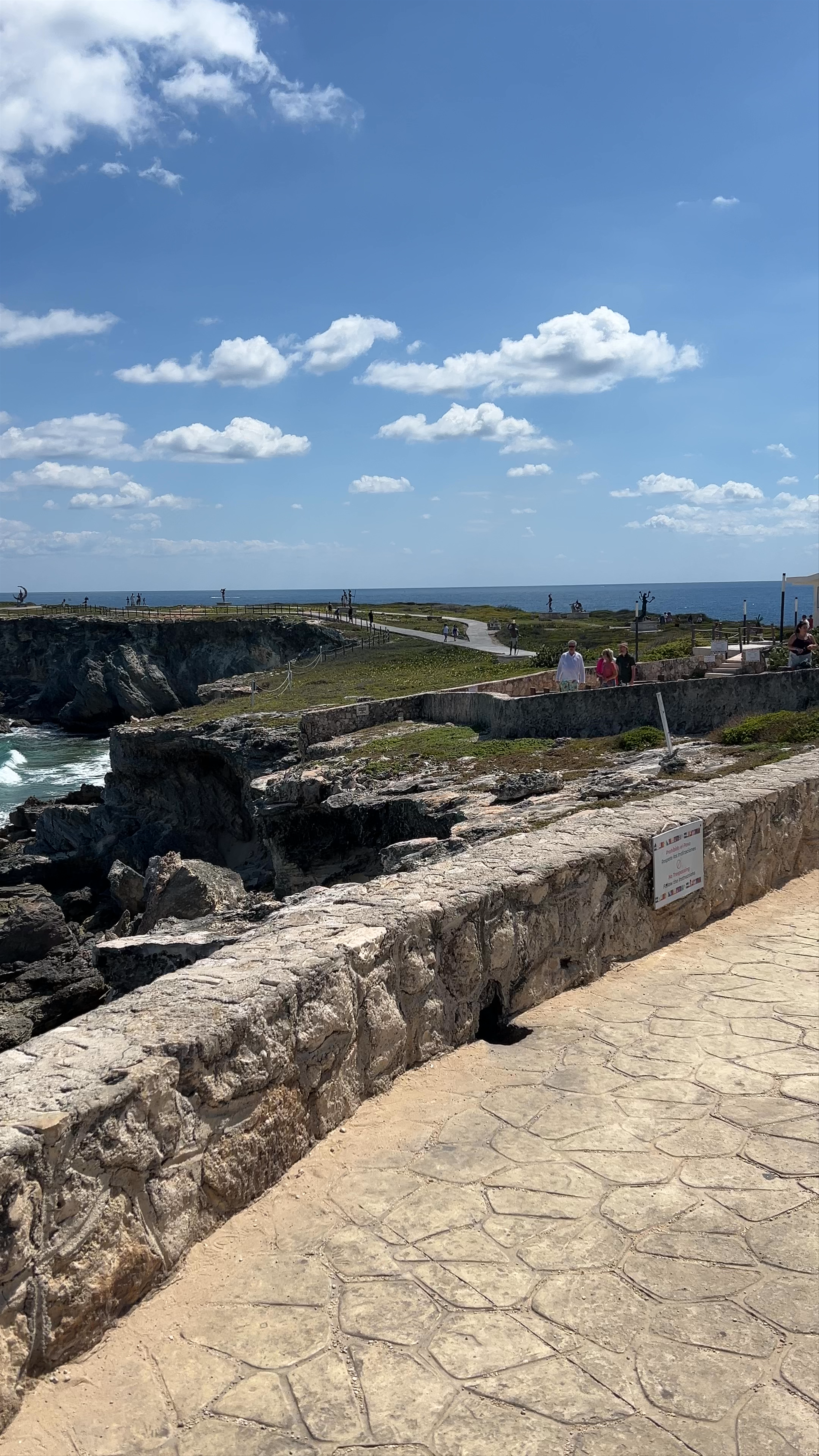 Stunning Cliffs and Turquoise Waters at Parador Fotográfico Punta Sur, Isla Mujeres