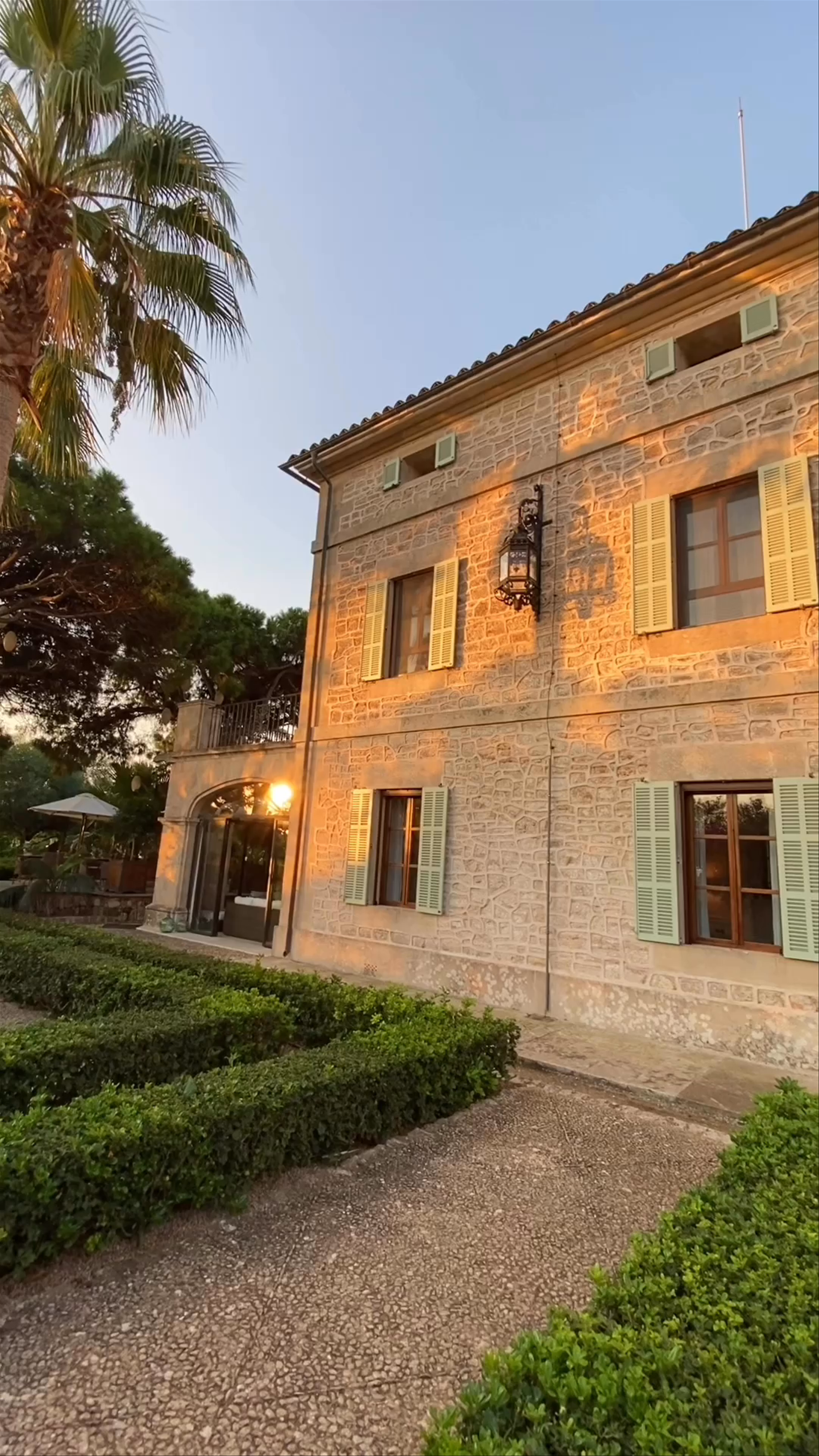 Cal Reiet Holistic Retreat: Sunset Serenity in Santanyí, Spain