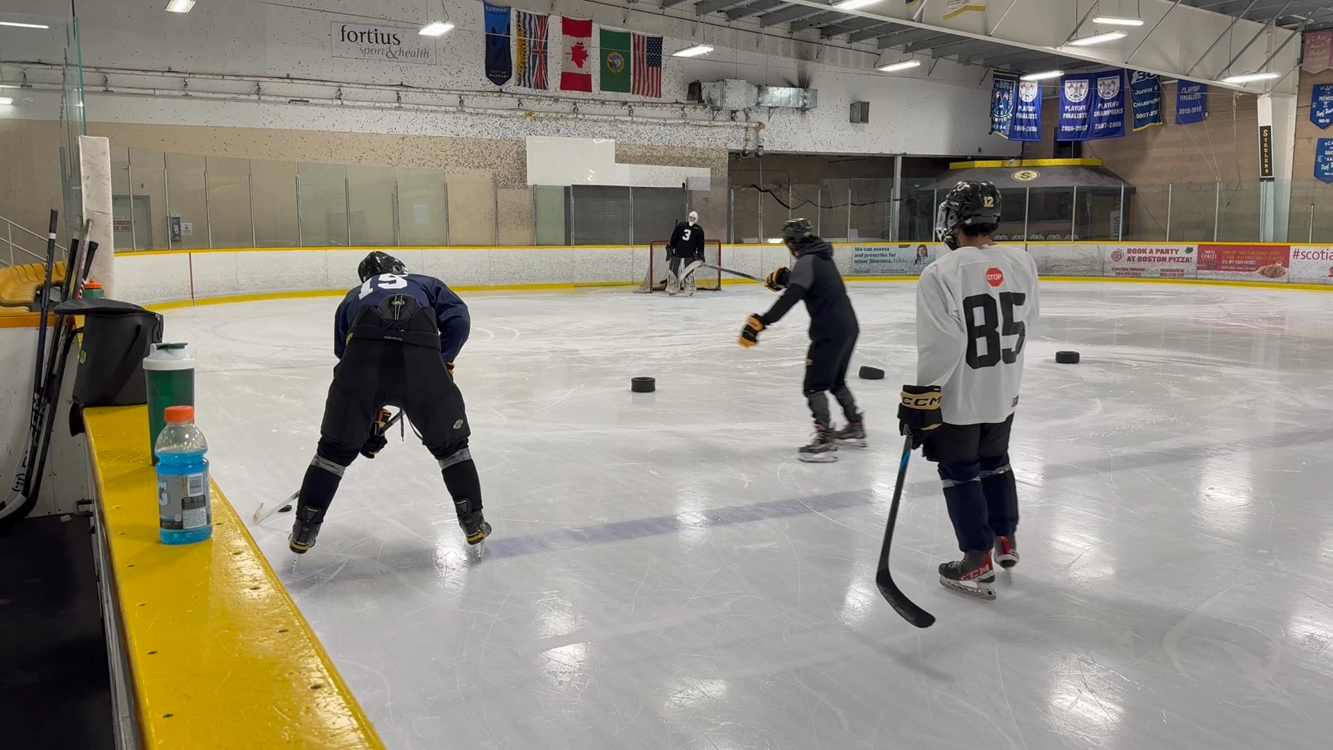 Simon Ward's Quick Crossovers & Stickhandling Drill - Coach Scigliano