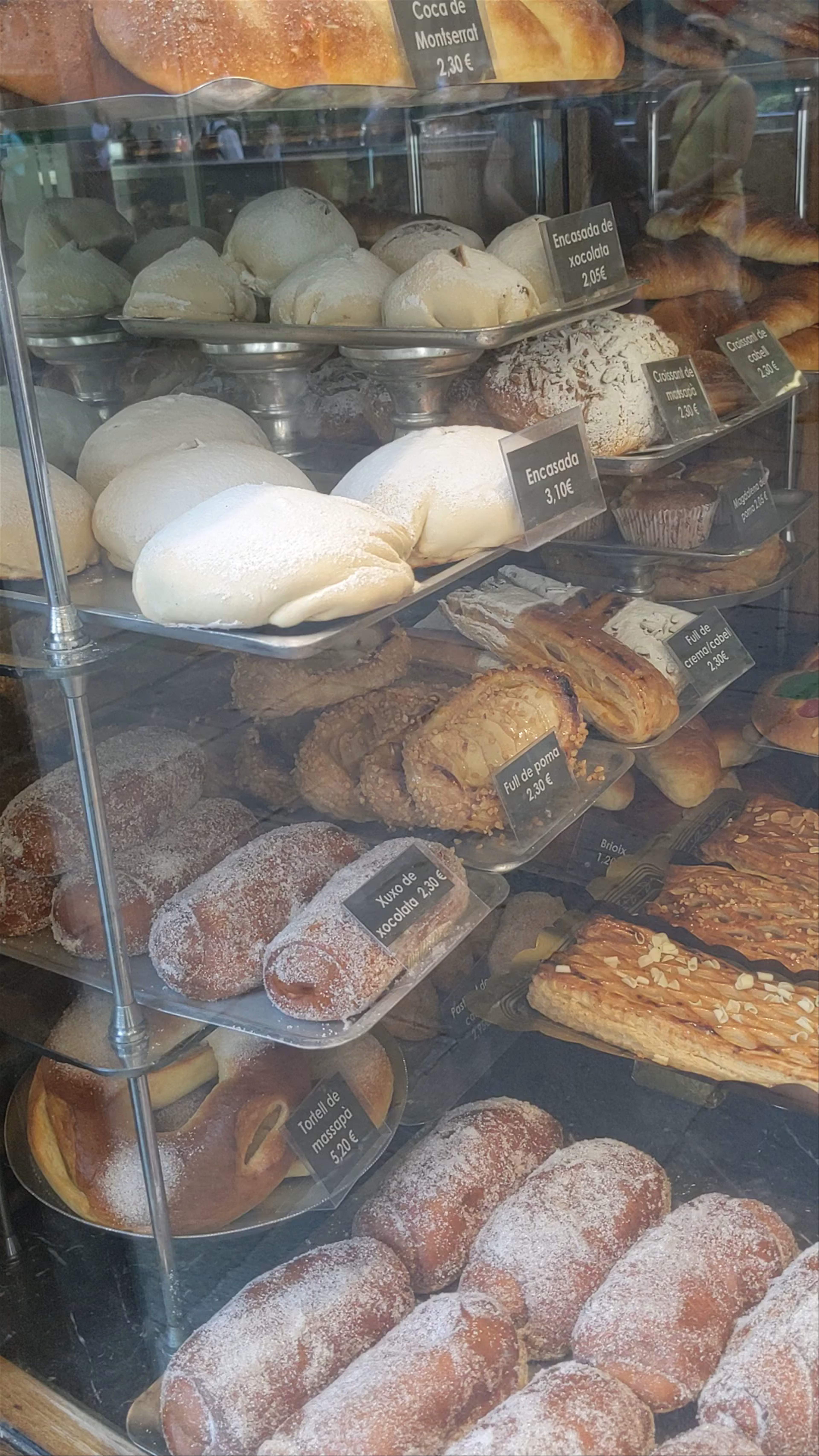 Pastisseria La Colmena: Traditional Catalan Pastries in Barcelona