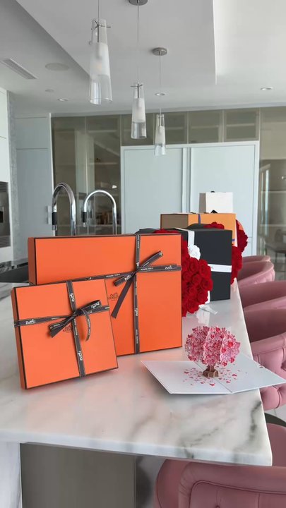 Hermès - Leather Goods Near Me - Beverly Hills, California
