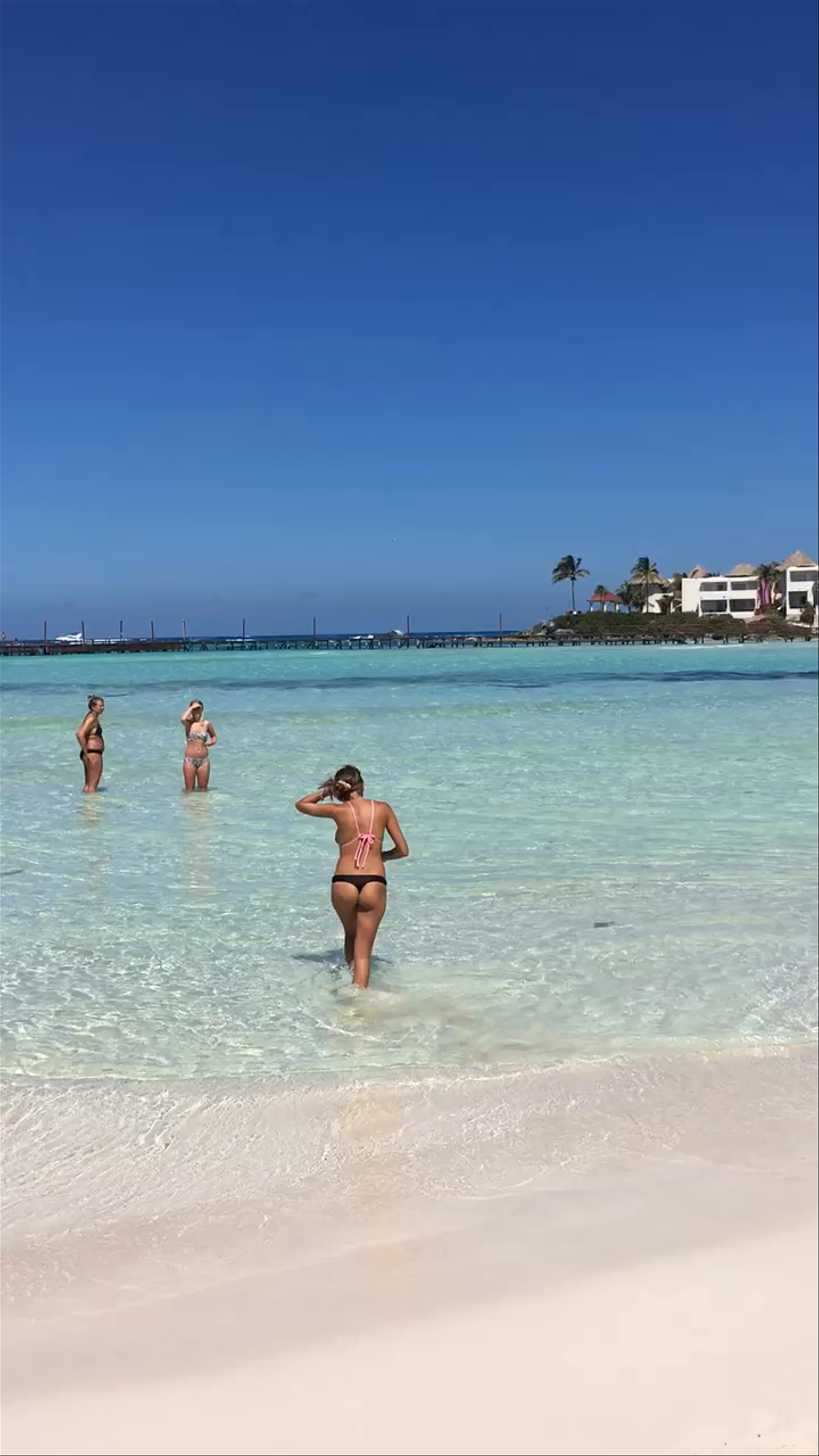 Playa Norte: Crystal Clear Beaches of Isla Mujeres, Mexico