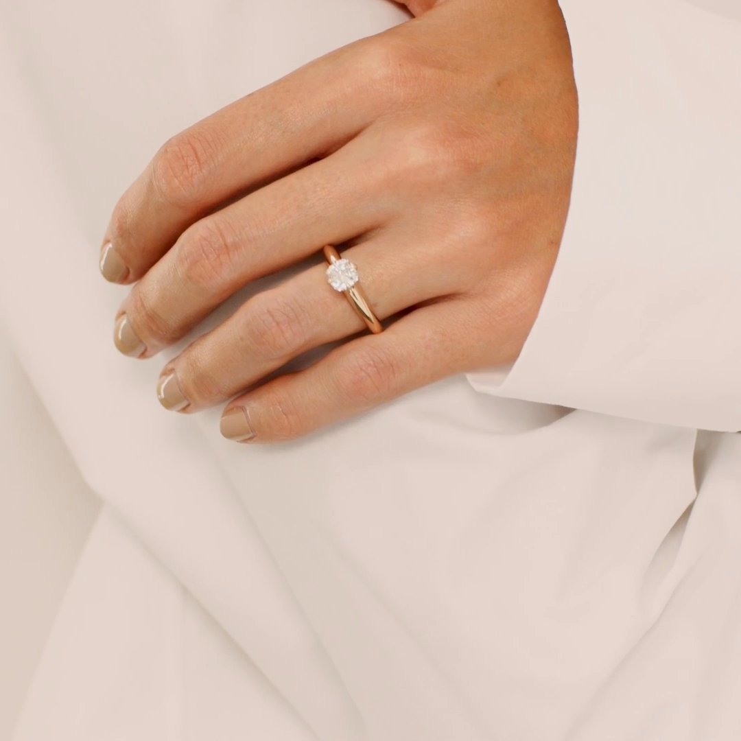 The Curator | Cushion | 18k | Yellow Gold | bandAccent: Plain | diamondOrientation: vertical | caratWeight: other