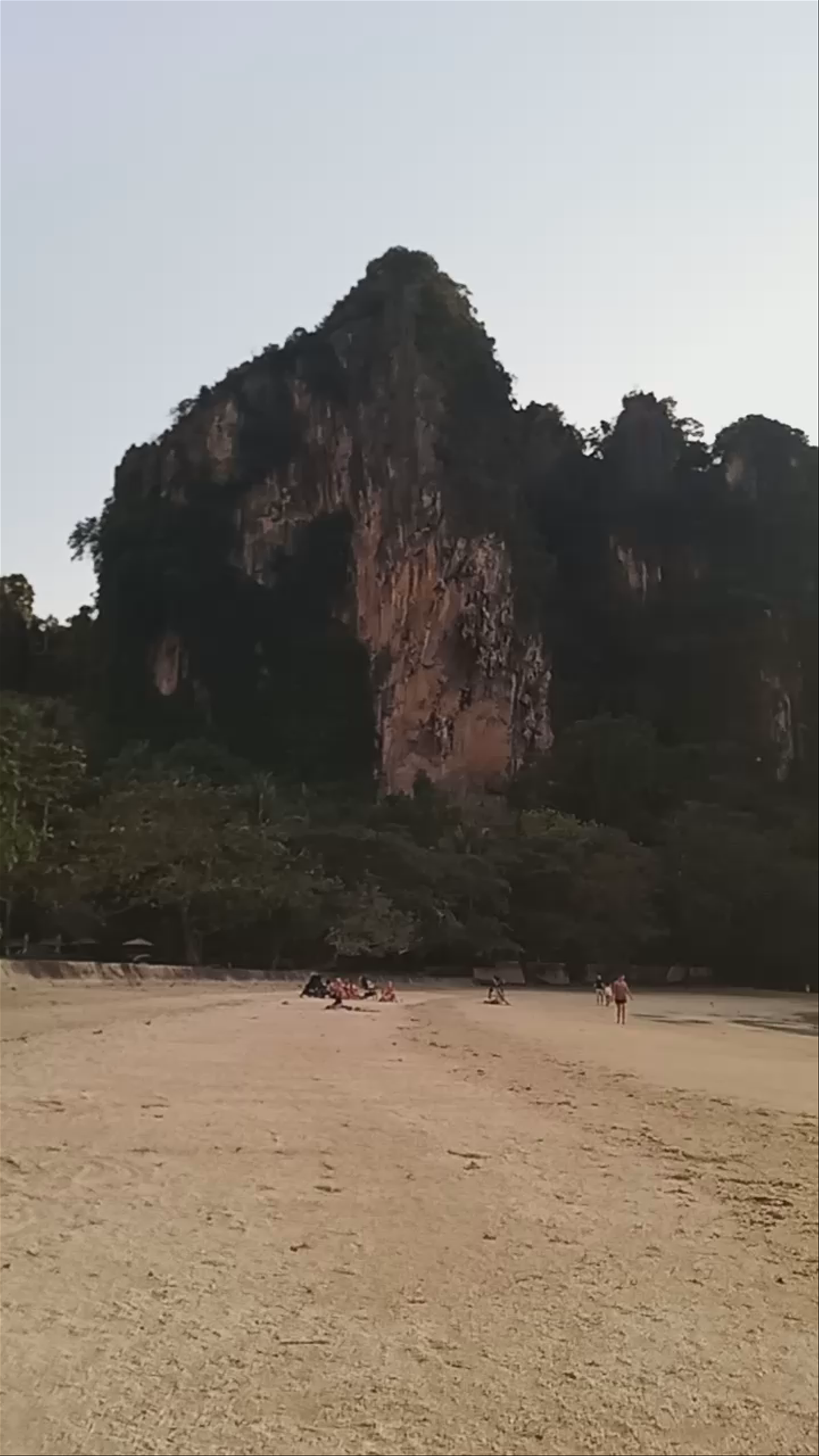 Phra nang Cave Beach