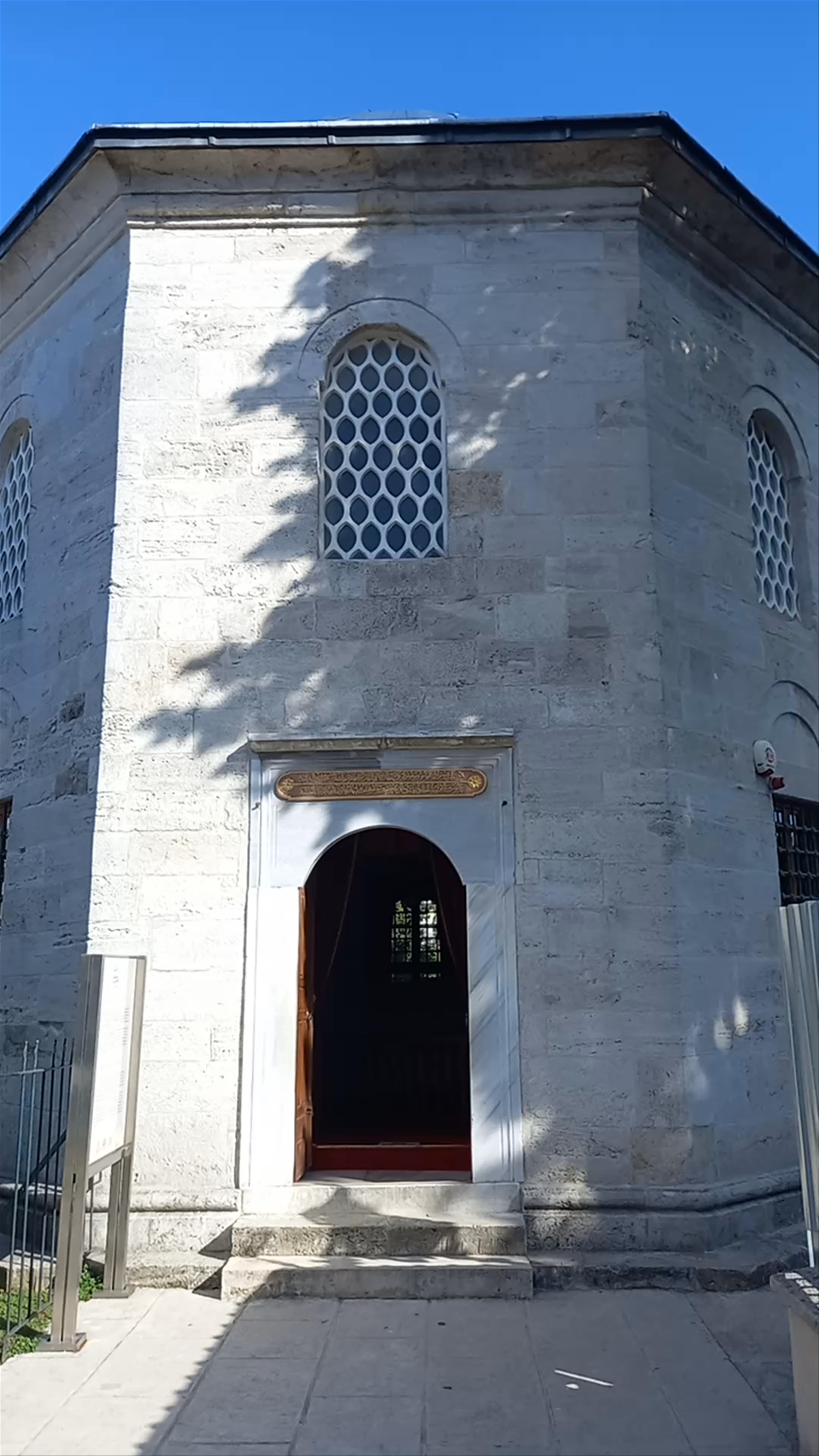 Gülbahar Hatun Türbesi: A Serene Historic Oasis in Istanbul