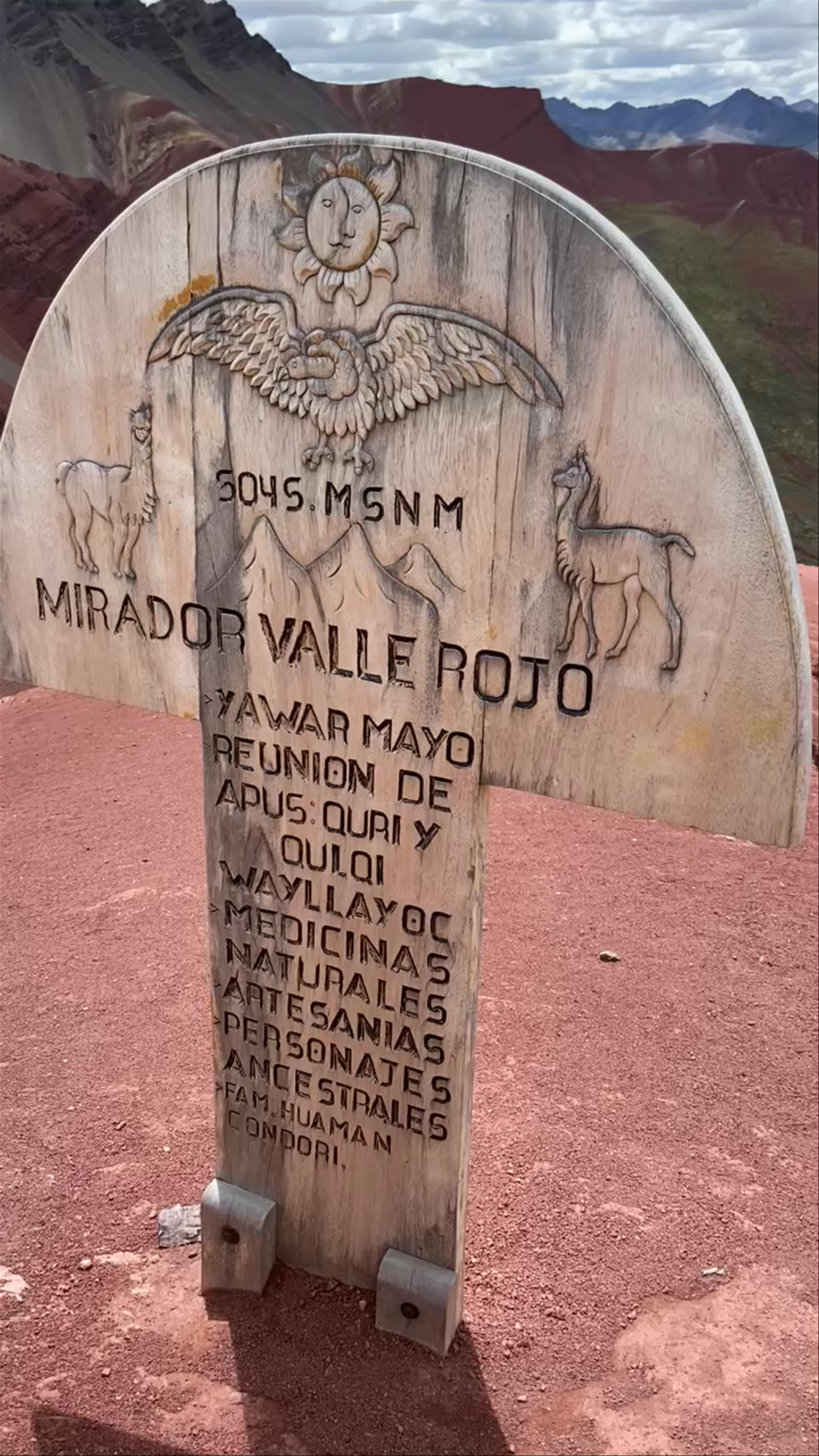 Mirador Valle Rojo: Stunning Views in Cusco, Peru