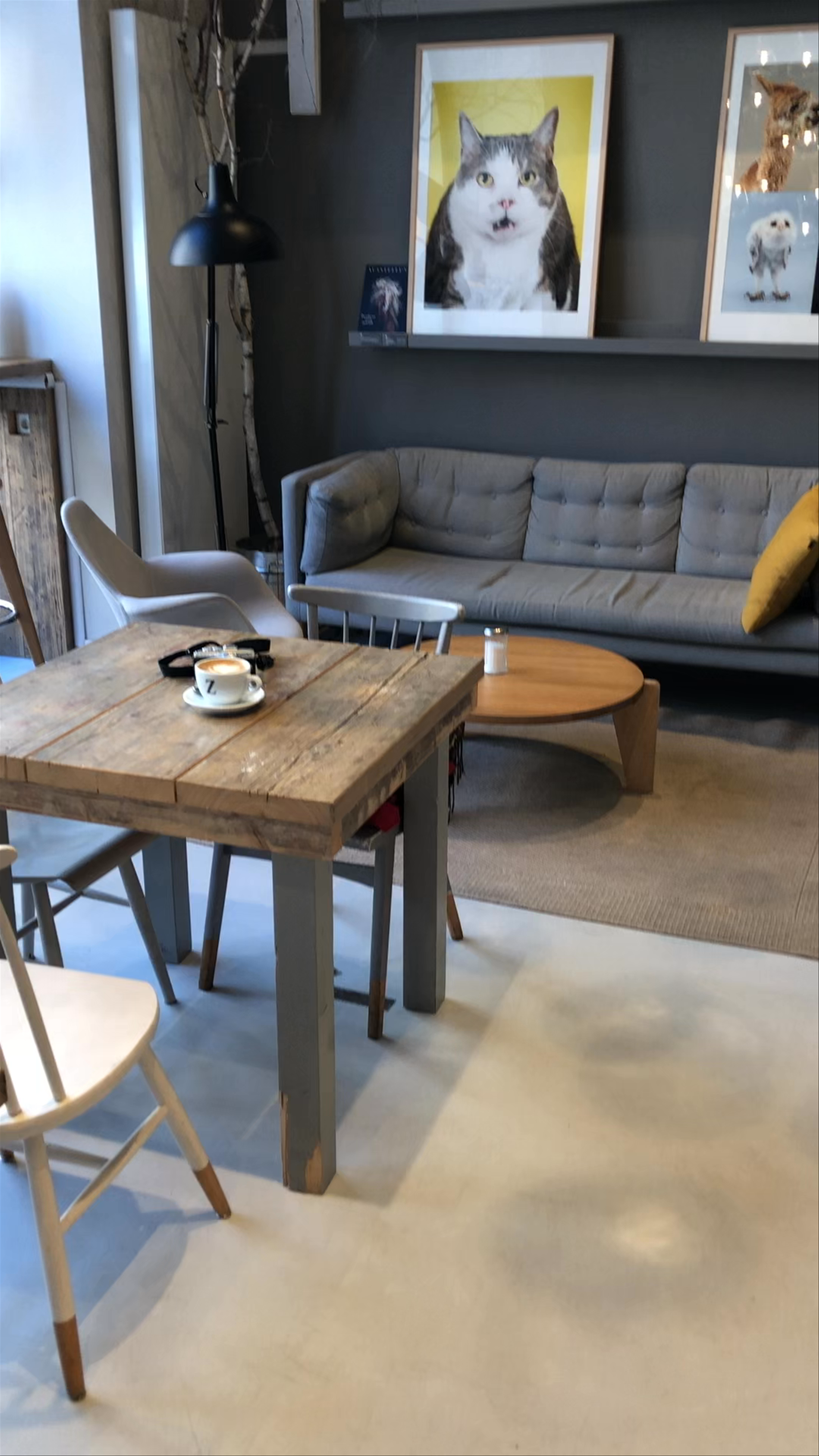 Cozy Moments at ZEIT Café - Hamburg's Charming Coffee Spot
