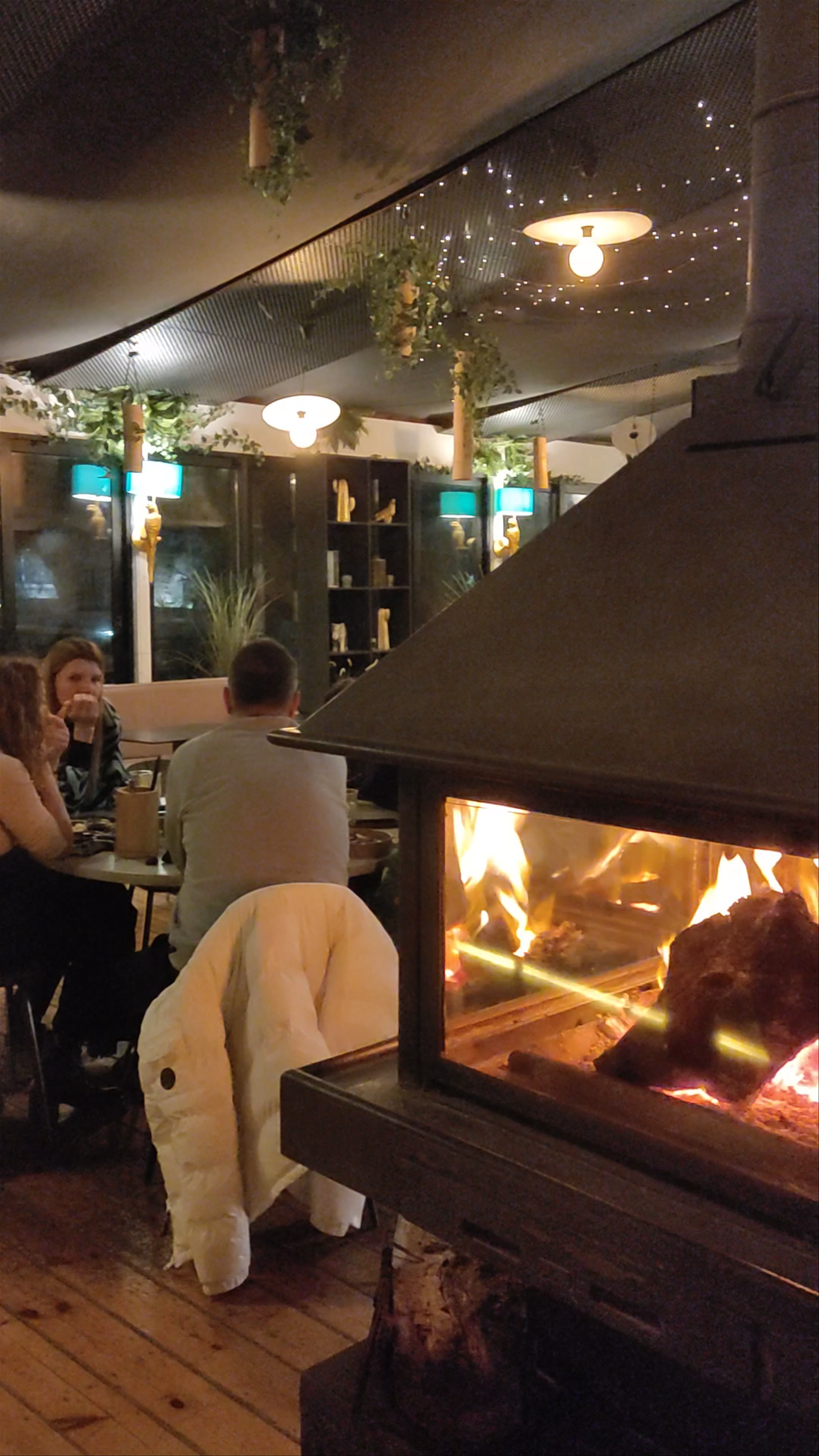 Cozy Evening at Waikiki Coffee House in Ierapetra, Greece