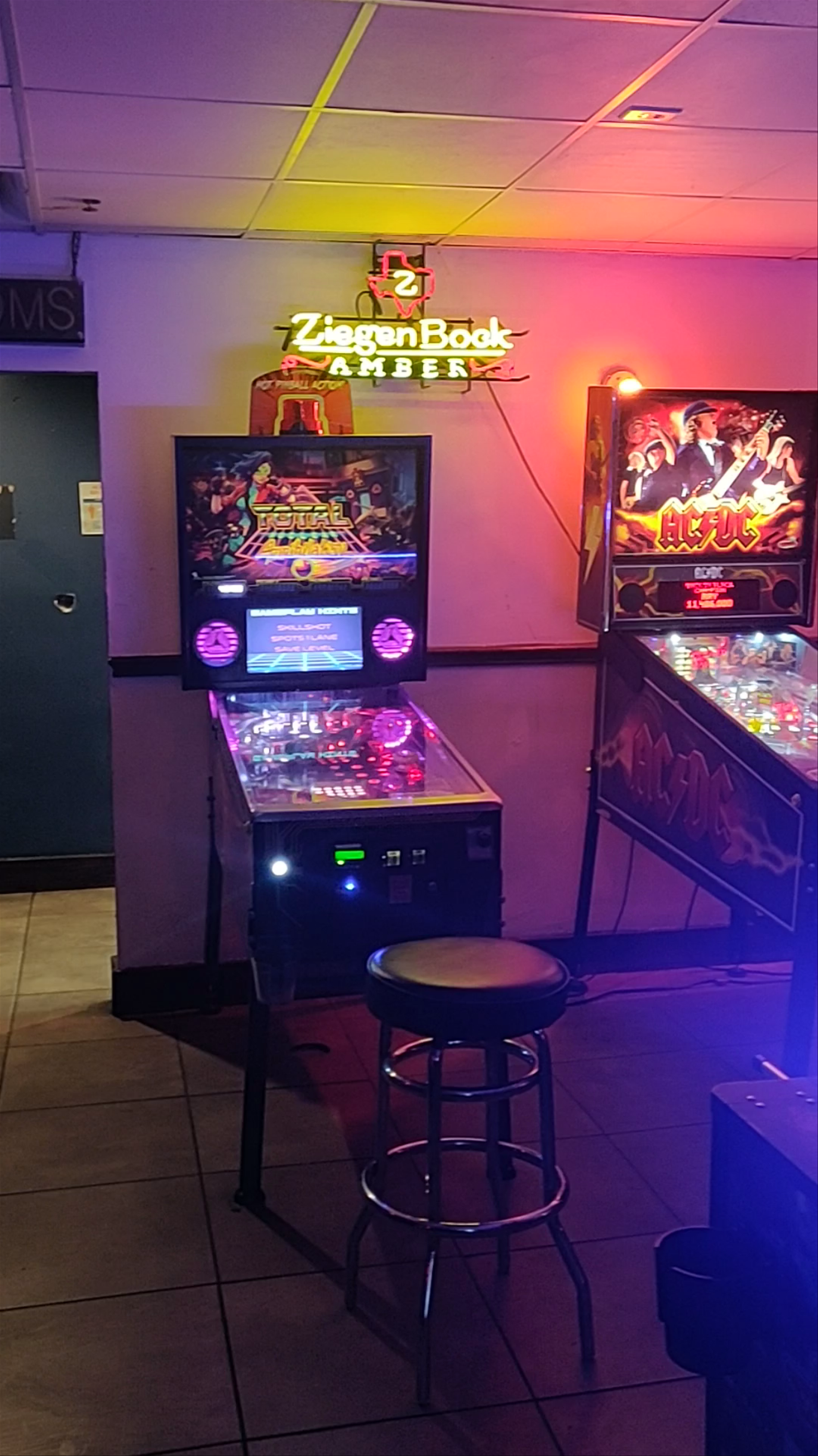 Recess Arcade Bar: Classic Gaming Vibes in Austin, Texas